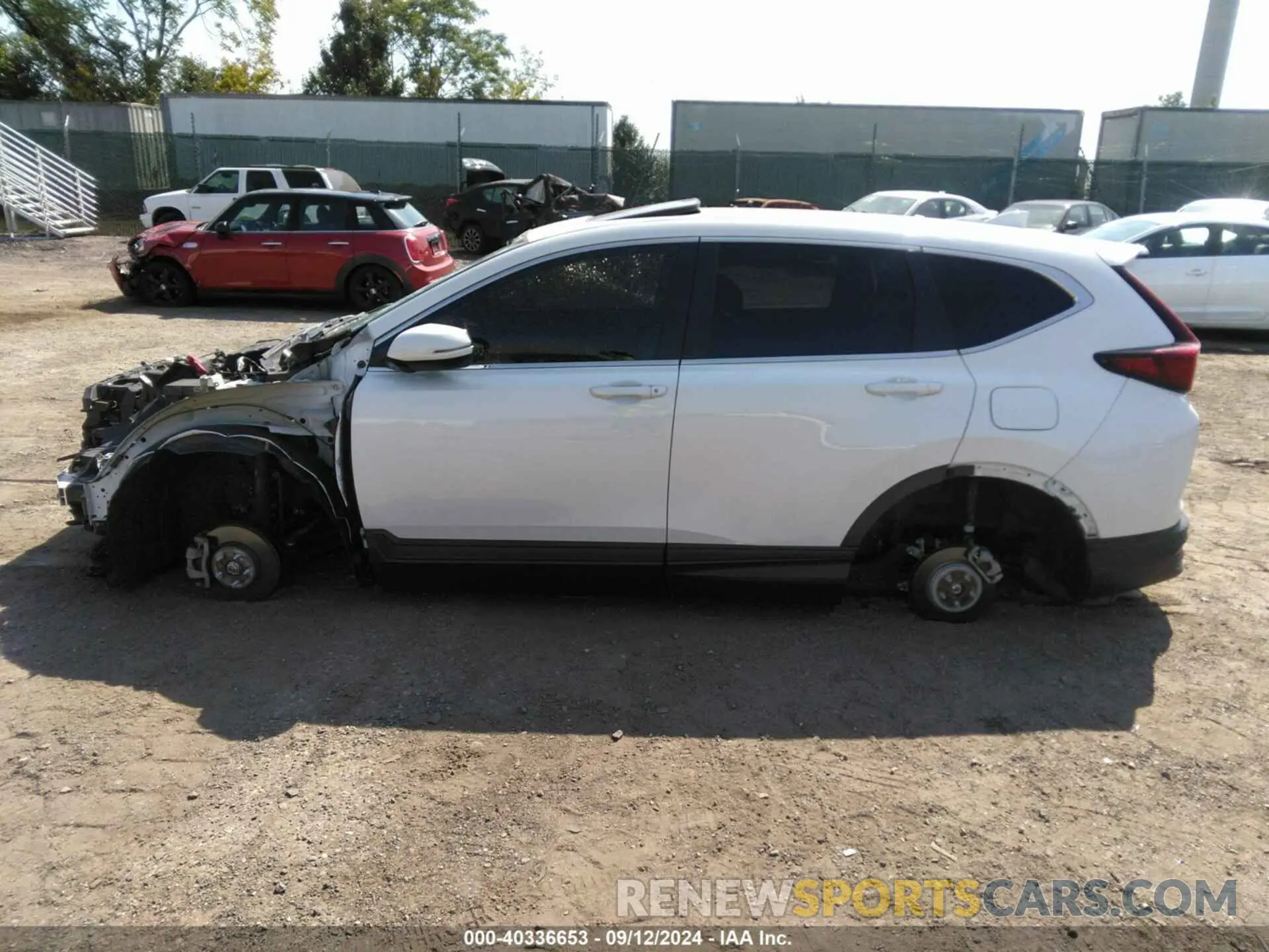 14 Photograph of a damaged car 2HKRW2H57HH615502 HONDA CR-V 2017
