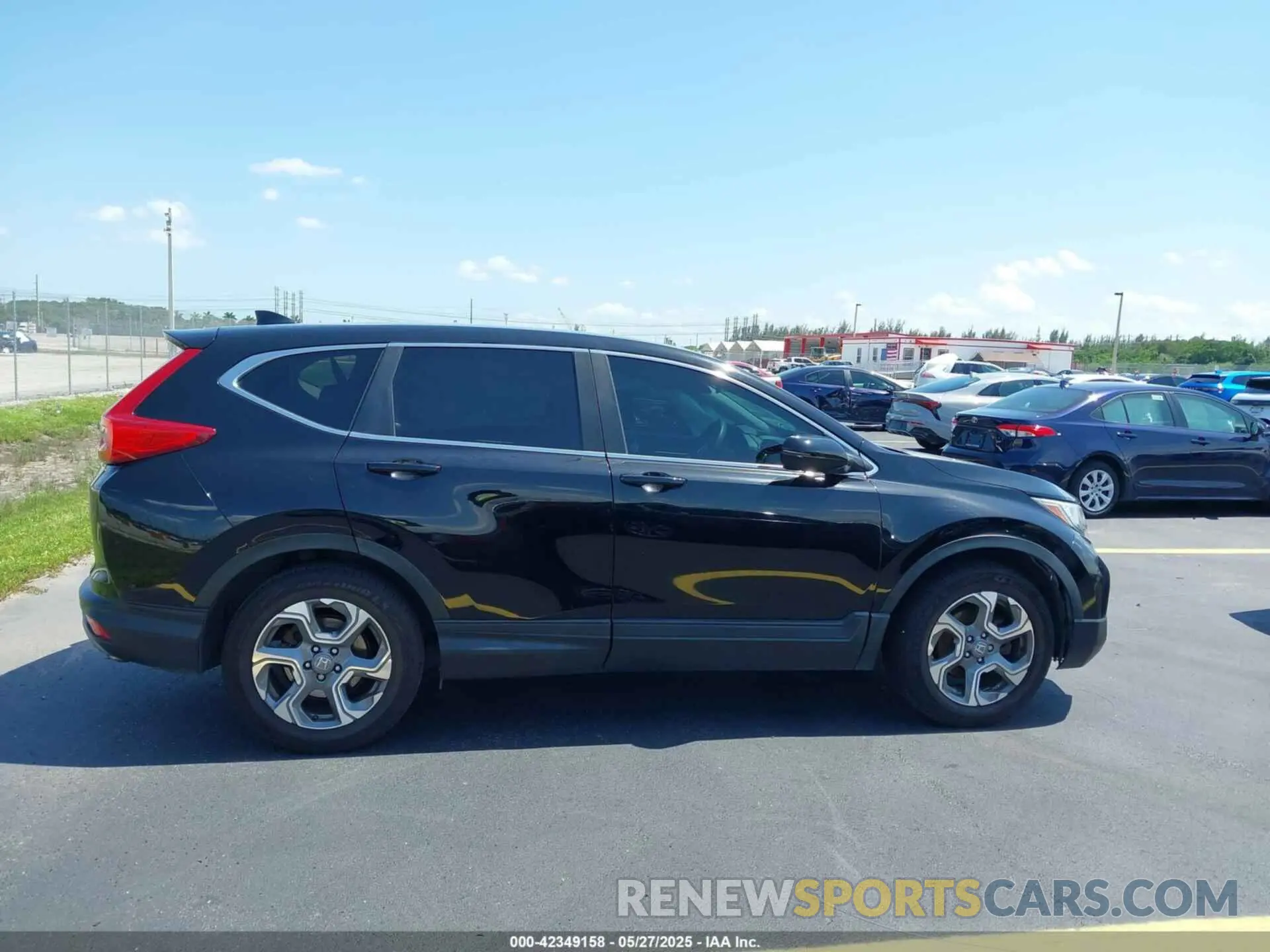 12 Photograph of a damaged car 2HKRW1H55KH504240 HONDA CR-V 2019