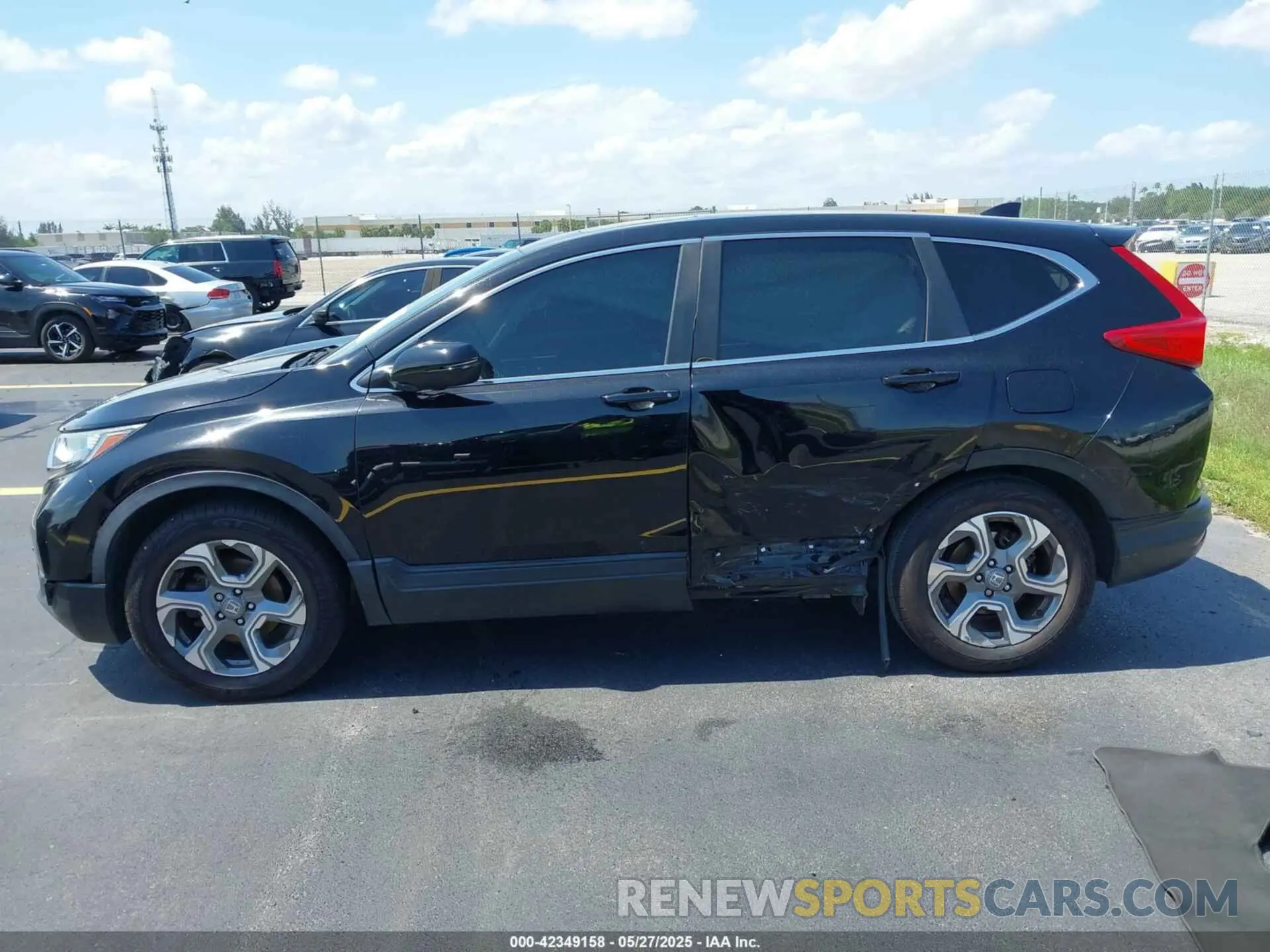 13 Photograph of a damaged car 2HKRW1H55KH504240 HONDA CR-V 2019