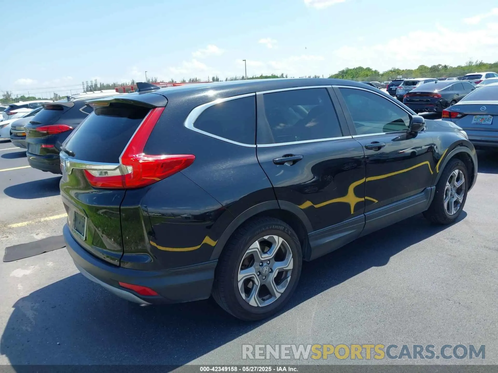 4 Photograph of a damaged car 2HKRW1H55KH504240 HONDA CR-V 2019