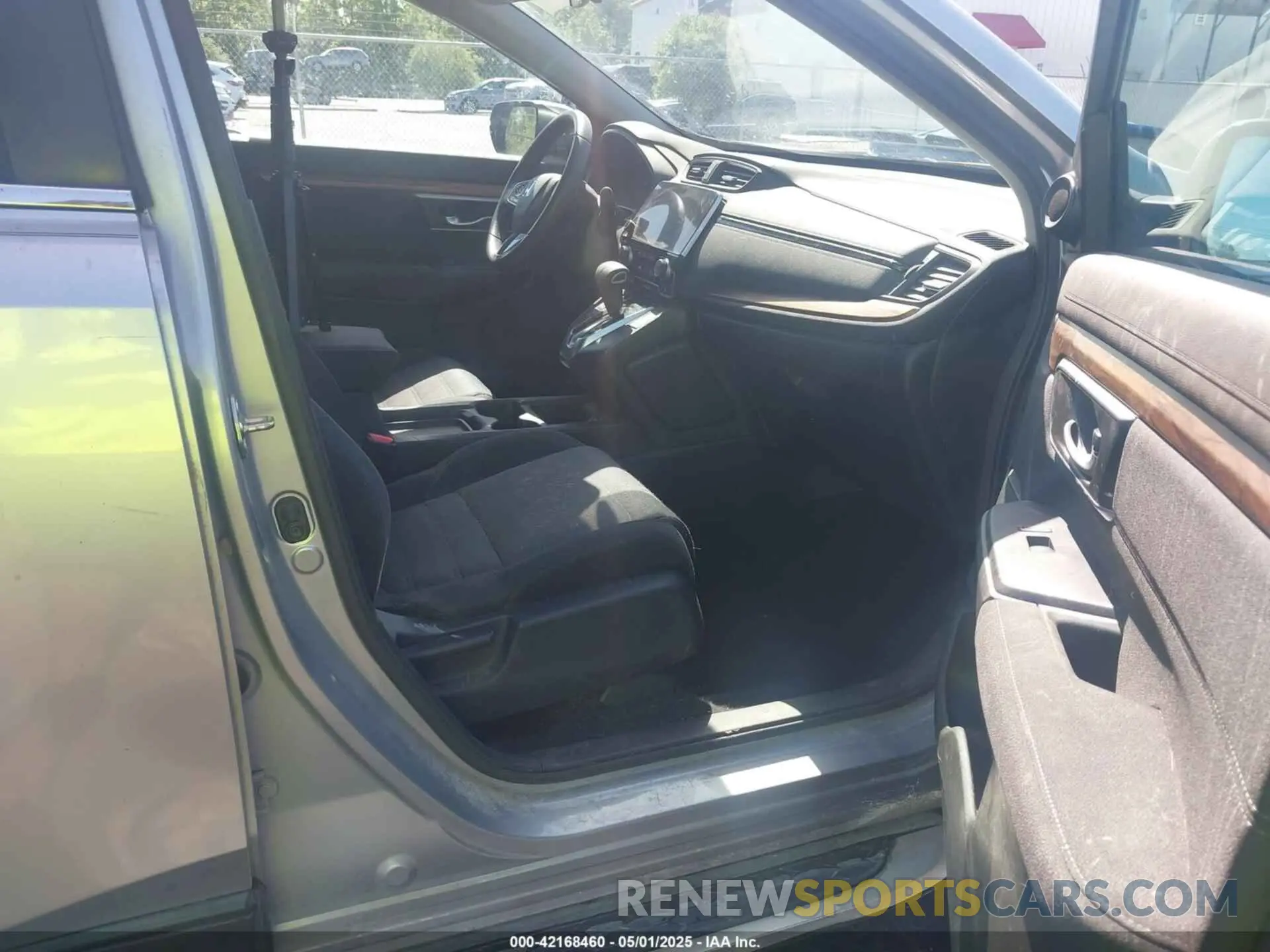5 Photograph of a damaged car 2HKRW1H55KH515531 HONDA CR-V 2019