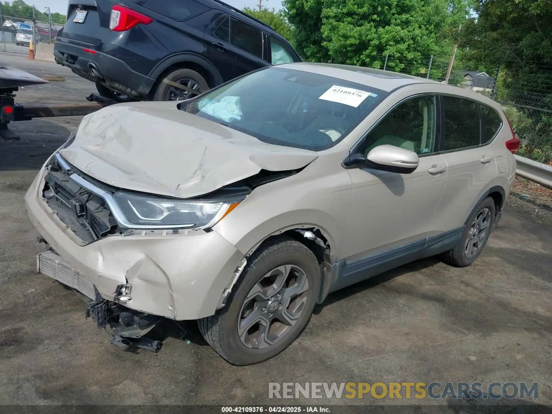 2 Photograph of a damaged car 2HKRW1H59KH502832 HONDA CR-V 2019