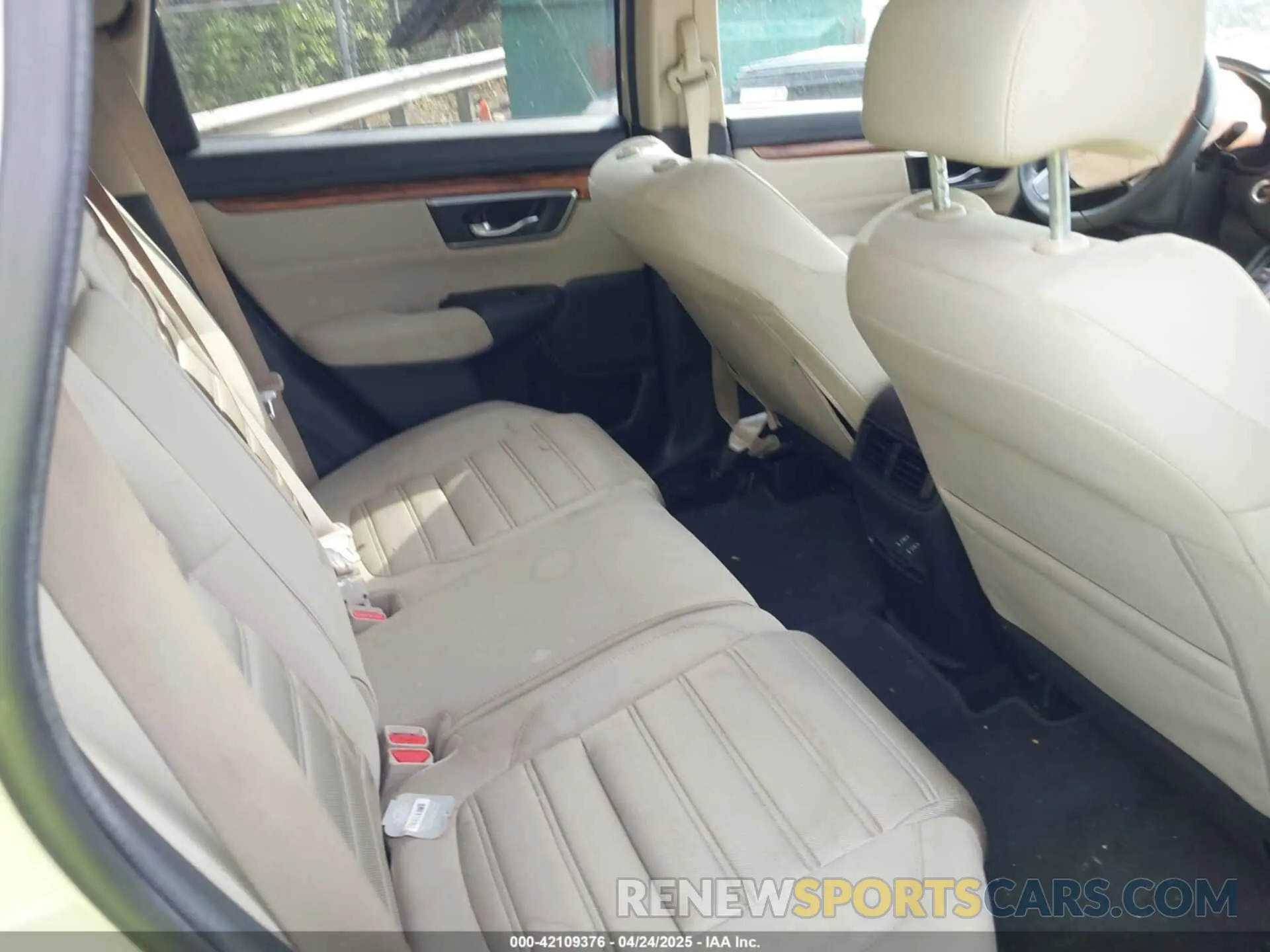 8 Photograph of a damaged car 2HKRW1H59KH502832 HONDA CR-V 2019