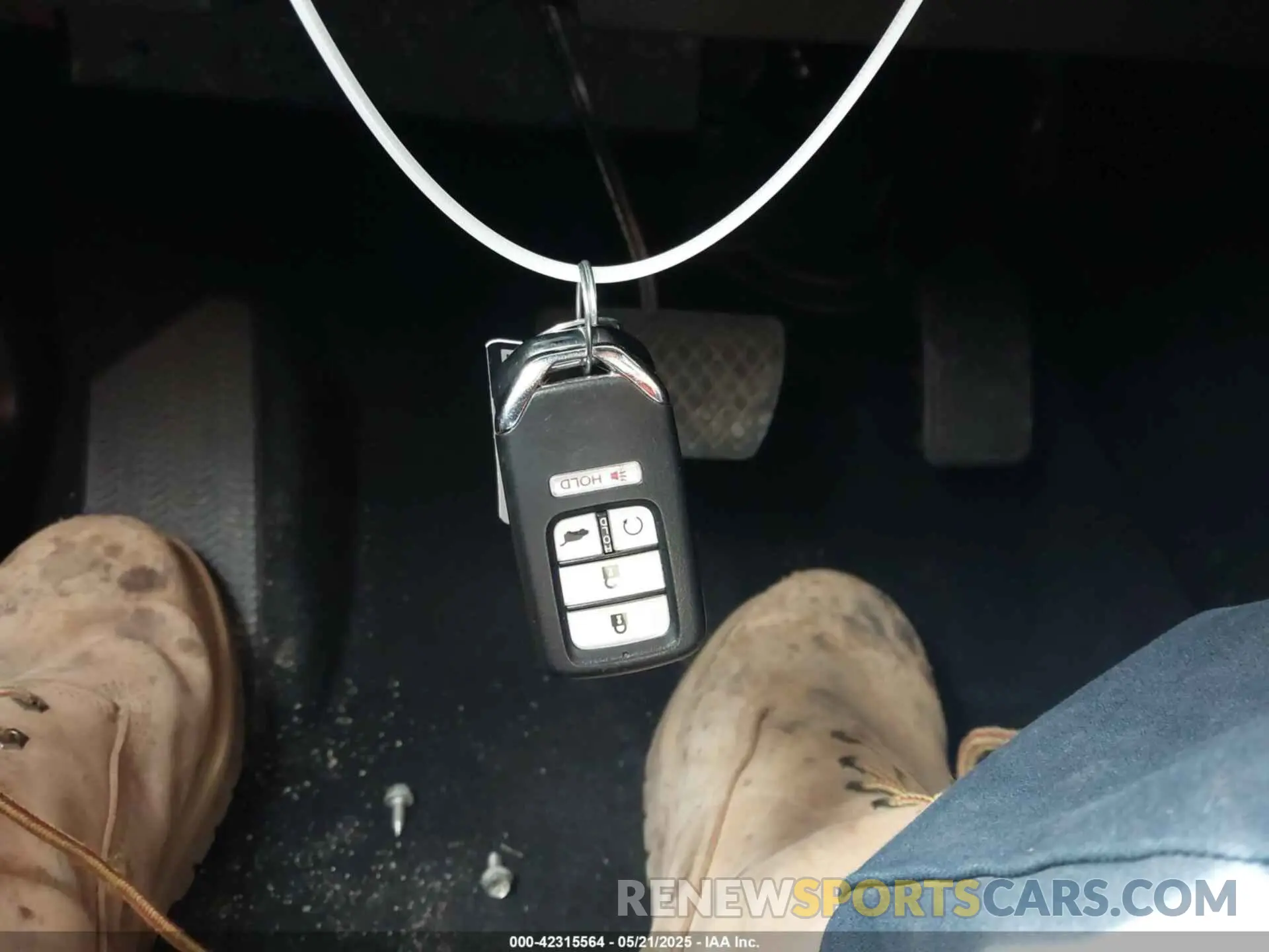 11 Photograph of a damaged car 2HKRW1H86KH502975 HONDA CR-V 2019
