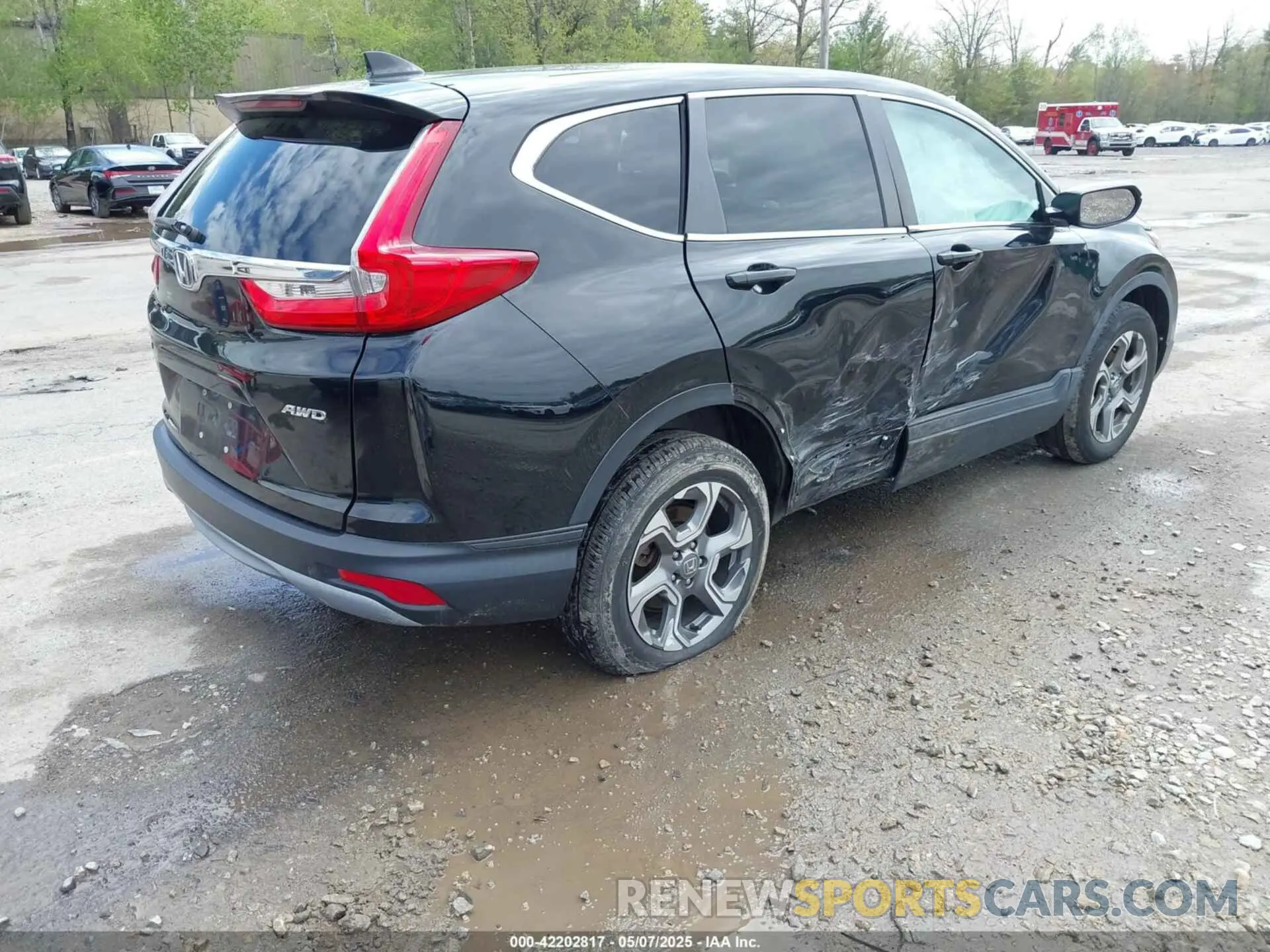 4 Photograph of a damaged car 2HKRW2H52KH616497 HONDA CR-V 2019