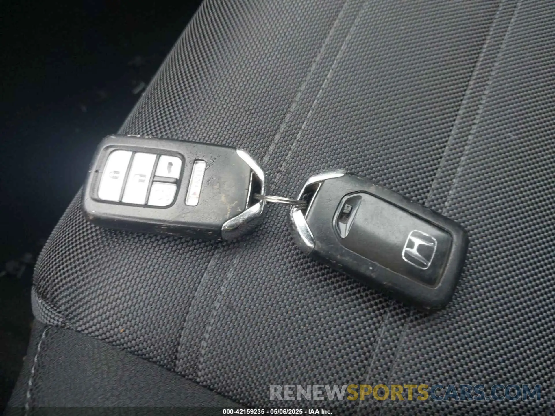 11 Photograph of a damaged car 2HKRW2H52KH660693 HONDA CR-V 2019