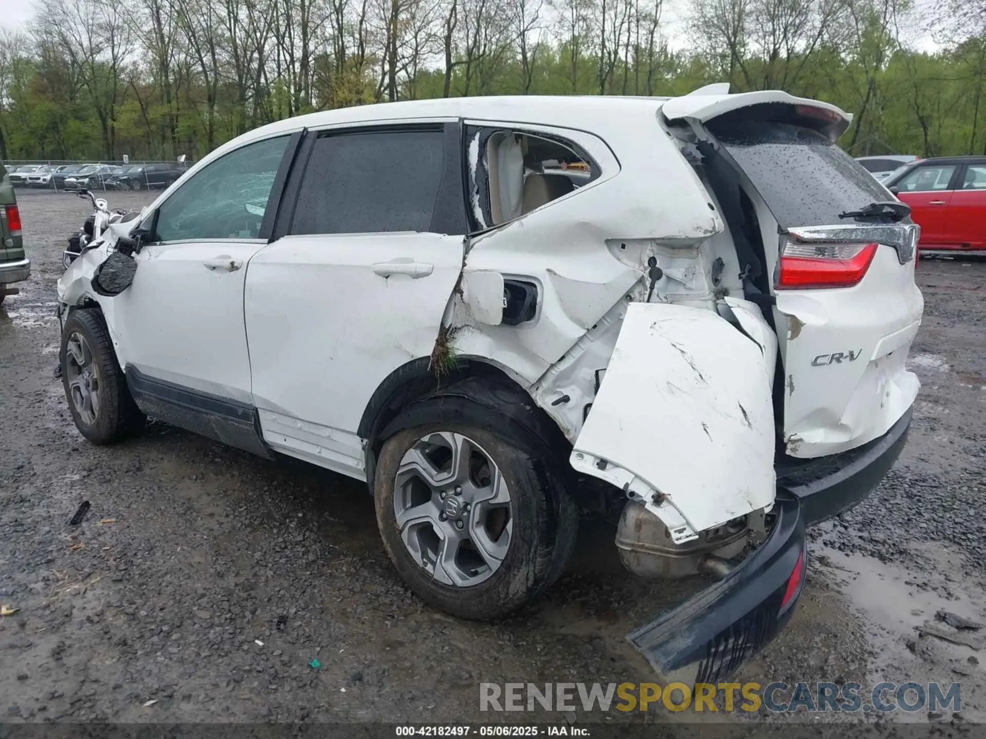 3 Photograph of a damaged car 2HKRW2H55KH602674 HONDA CR-V 2019