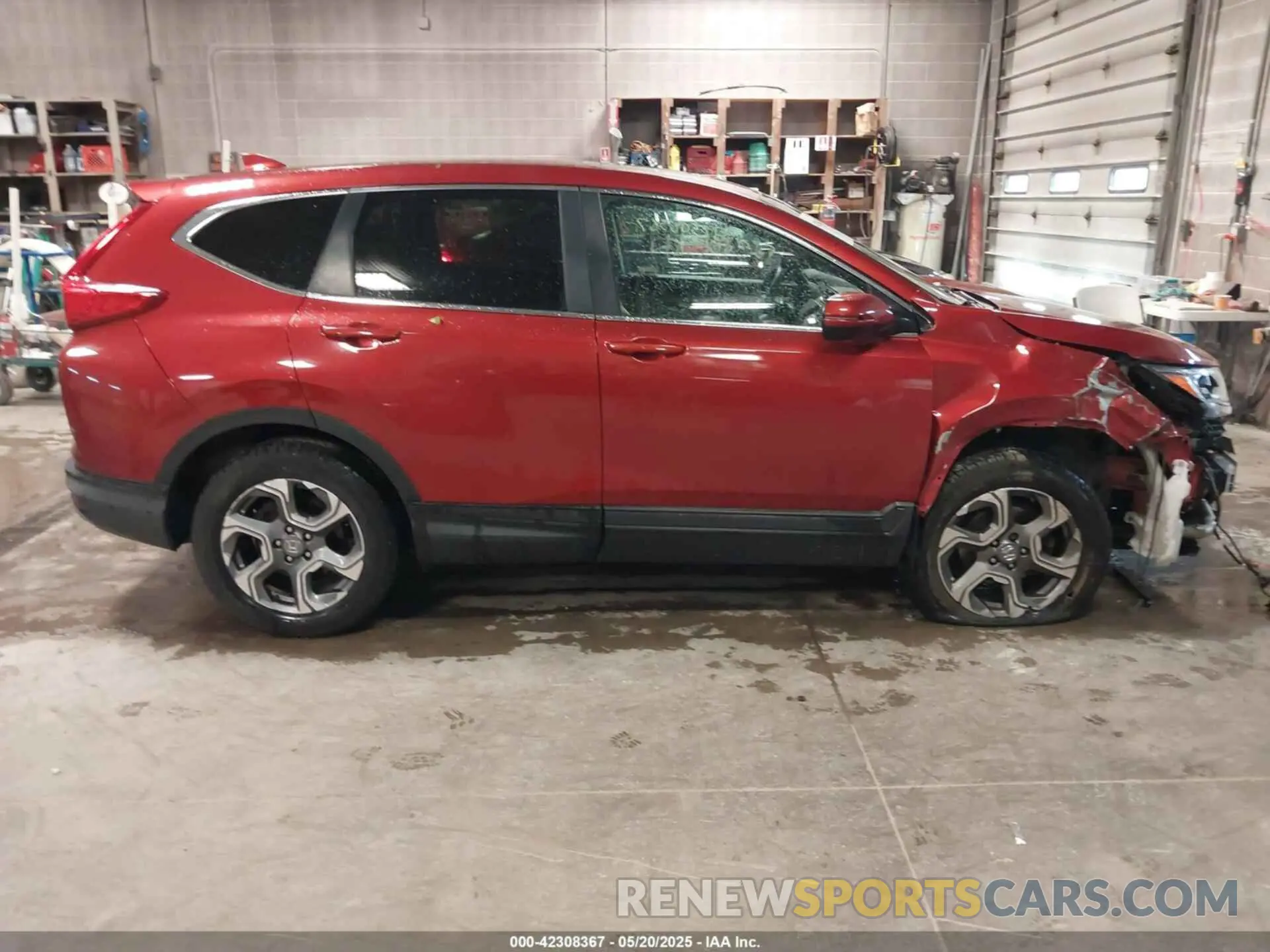 13 Photograph of a damaged car 2HKRW2H57KH604457 HONDA CR-V 2019