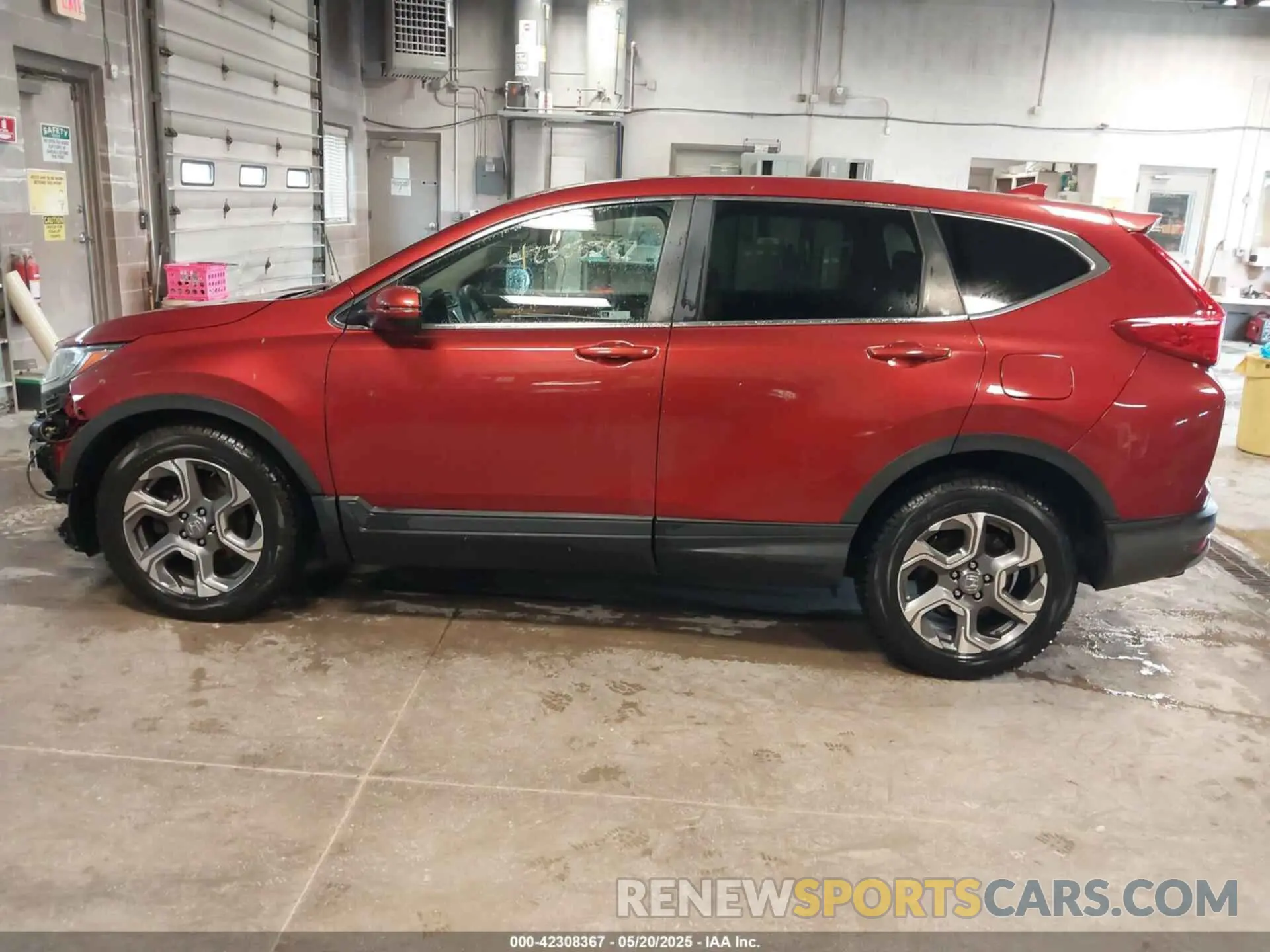 14 Photograph of a damaged car 2HKRW2H57KH604457 HONDA CR-V 2019