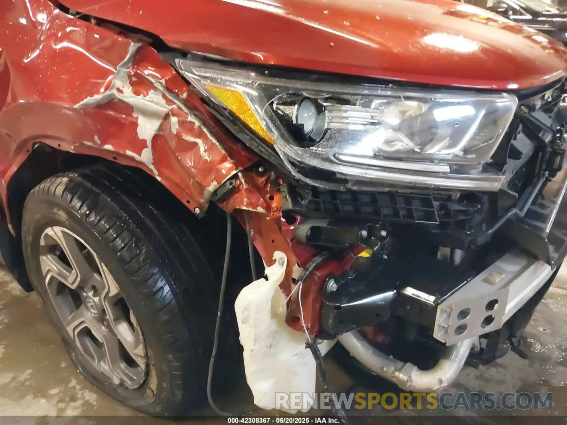 17 Photograph of a damaged car 2HKRW2H57KH604457 HONDA CR-V 2019