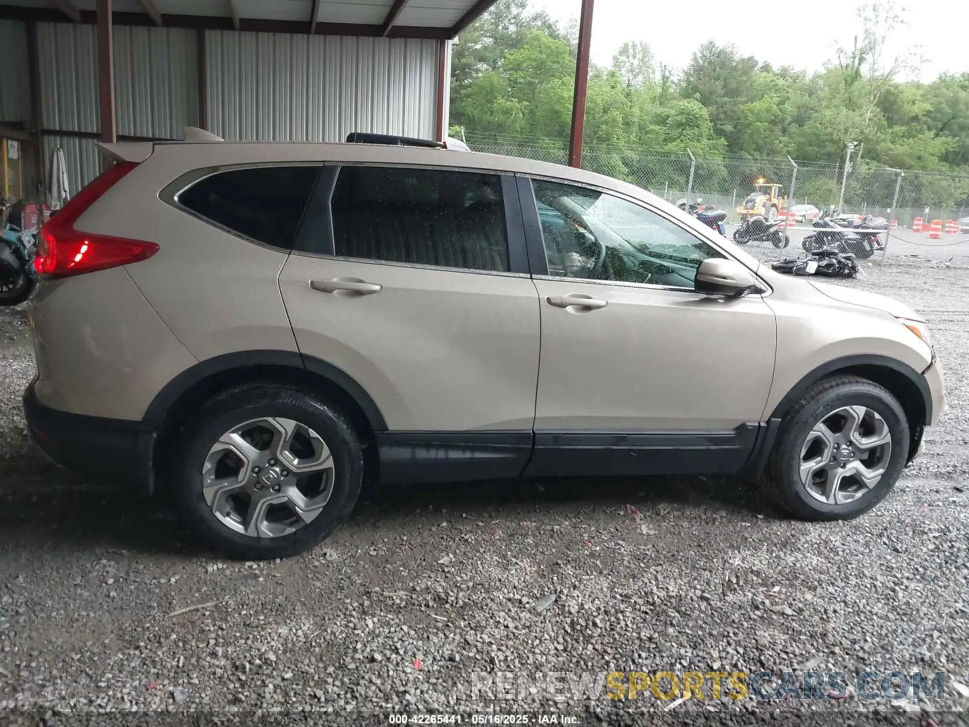 13 Photograph of a damaged car 2HKRW2H58KH601390 HONDA CR-V 2019
