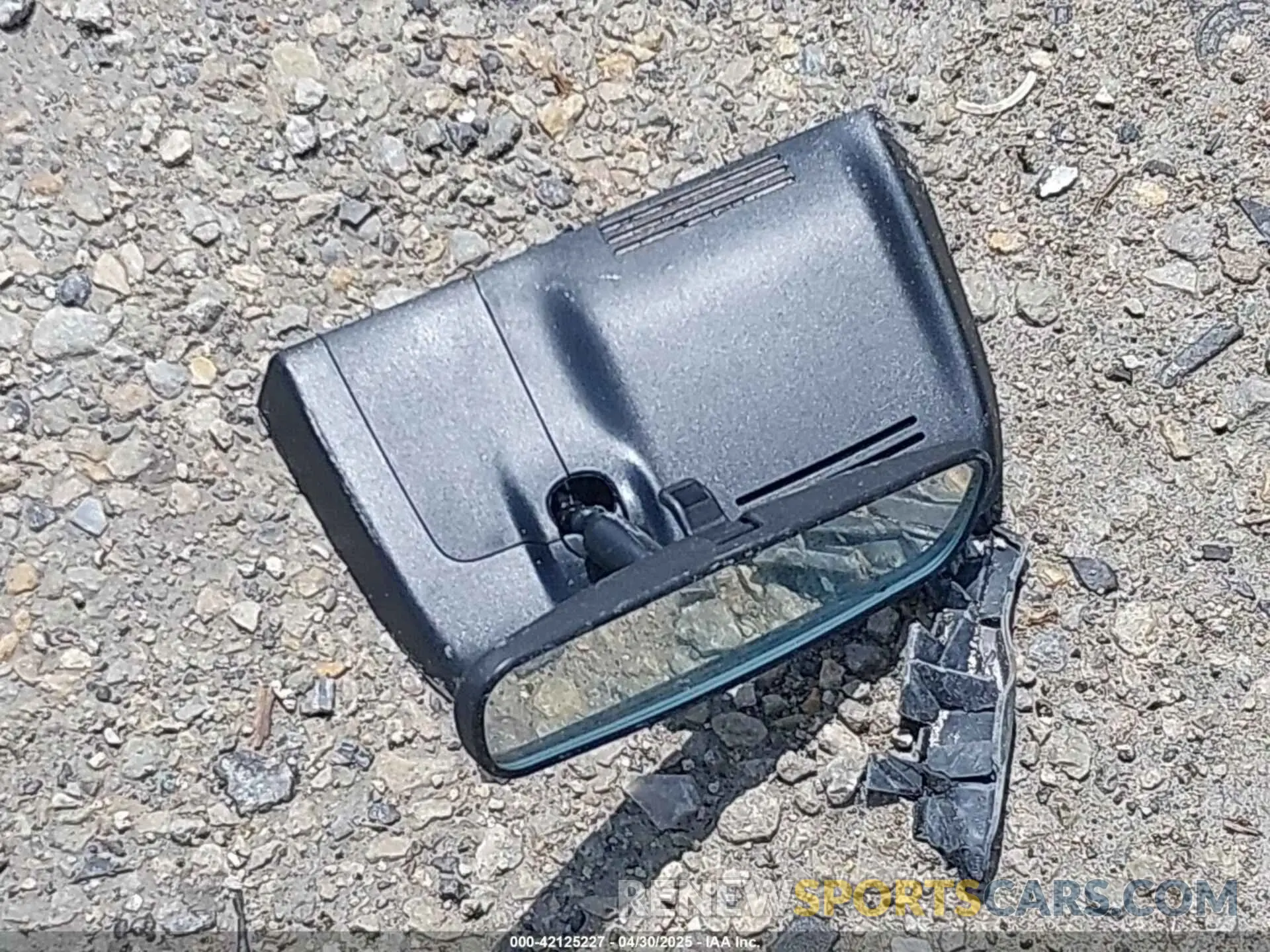 12 Photograph of a damaged car 2HKRW2H59KH665390 HONDA CR-V 2019
