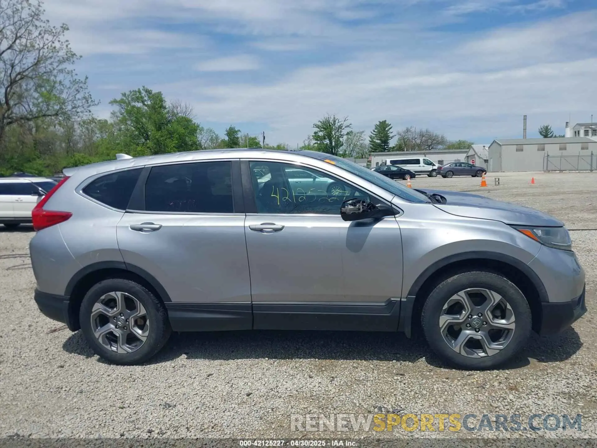 14 Photograph of a damaged car 2HKRW2H59KH665390 HONDA CR-V 2019
