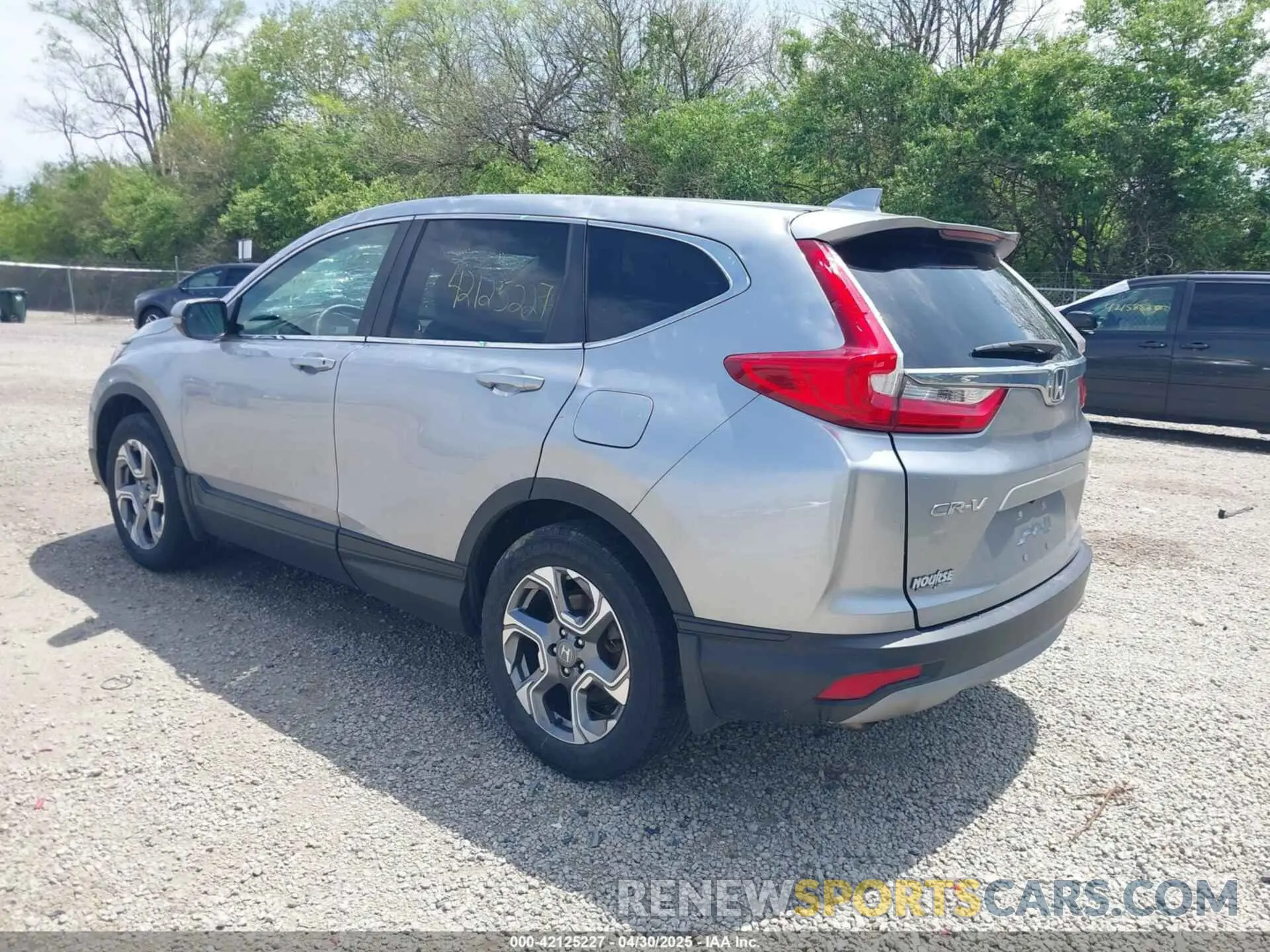 3 Photograph of a damaged car 2HKRW2H59KH665390 HONDA CR-V 2019