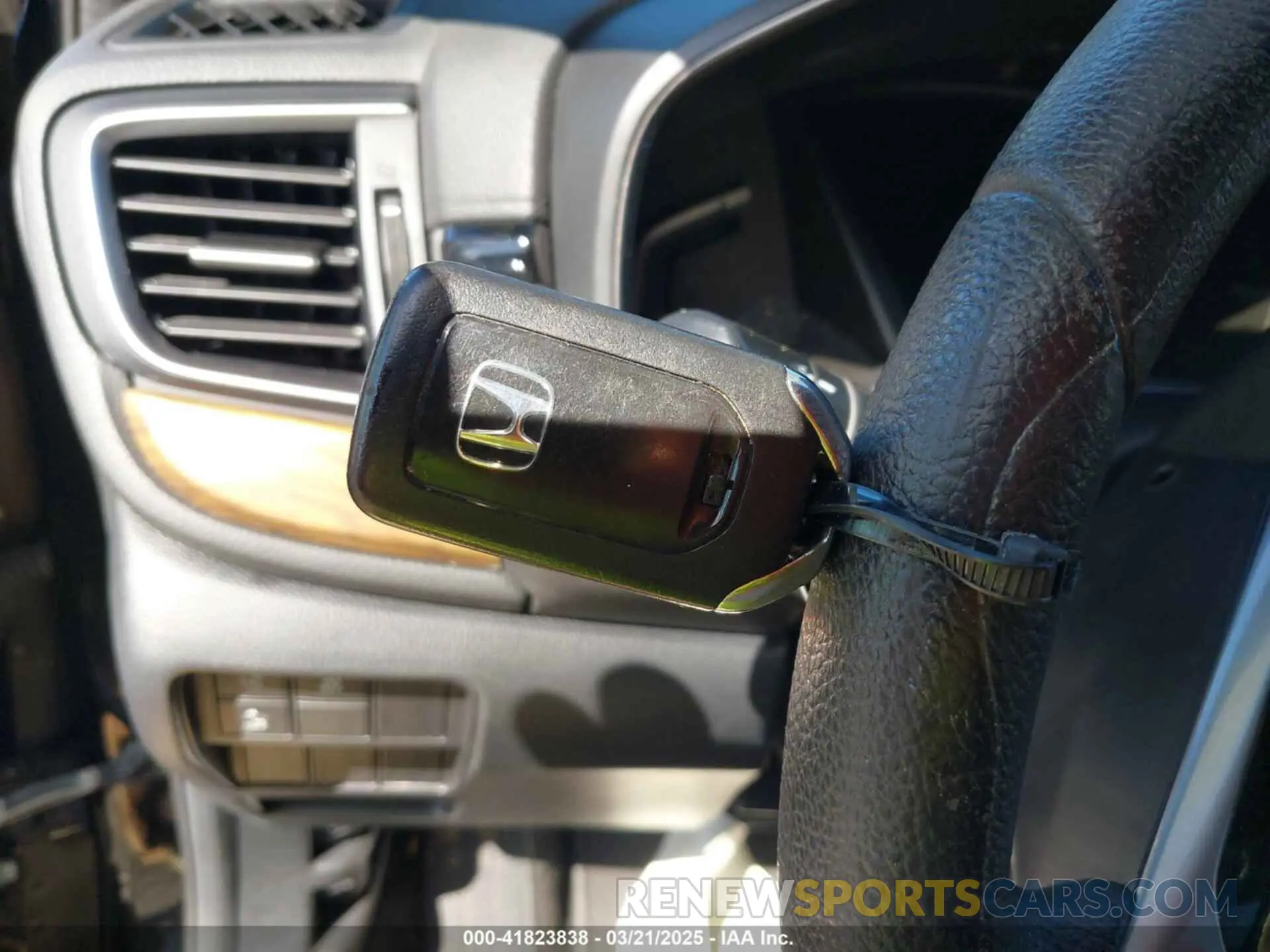 10 Фотография поврежденного автомобиля 2HKRW2H5XKH674504 HONDA CR-V 2019