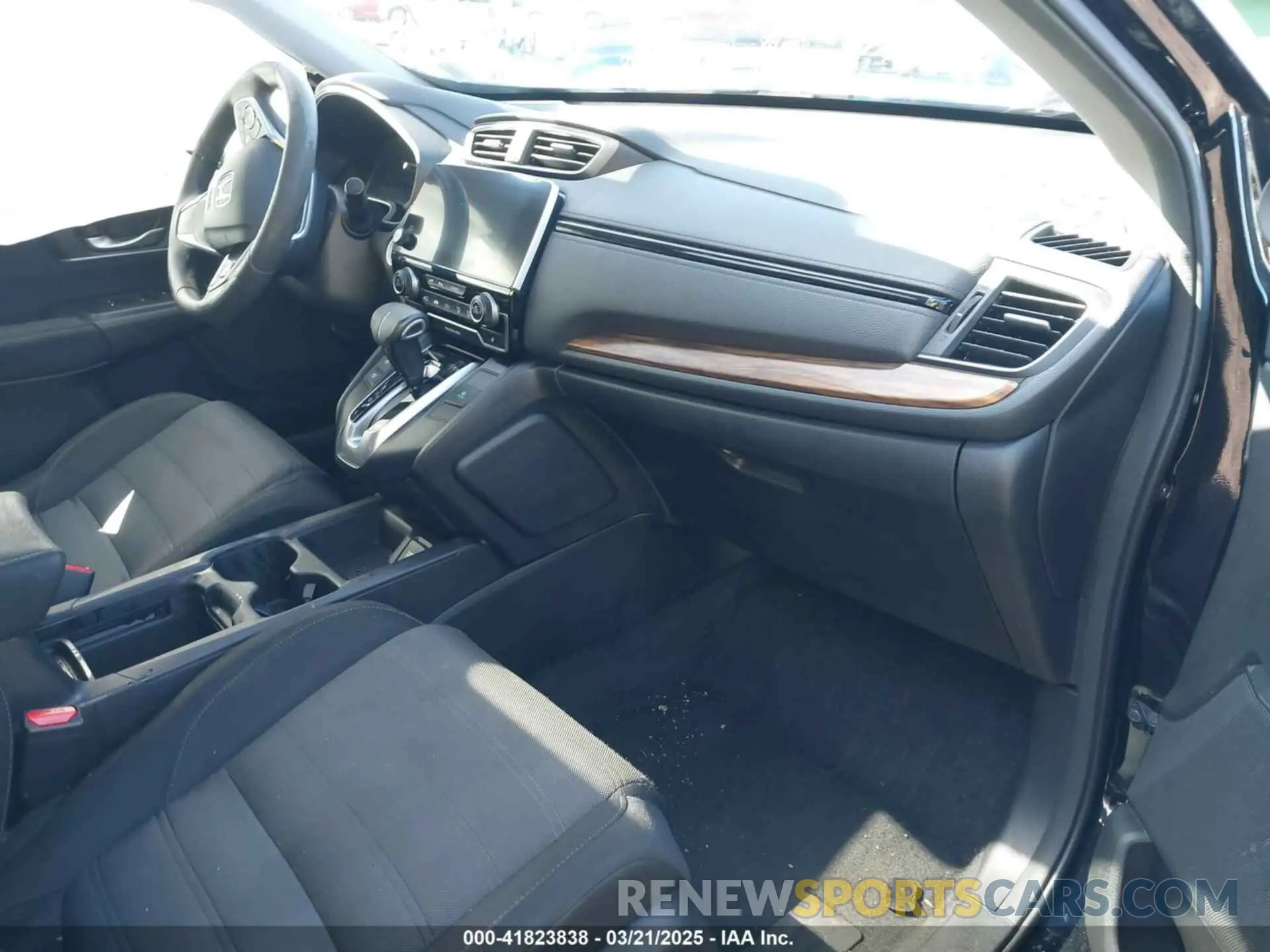 4 Фотография поврежденного автомобиля 2HKRW2H5XKH674504 HONDA CR-V 2019