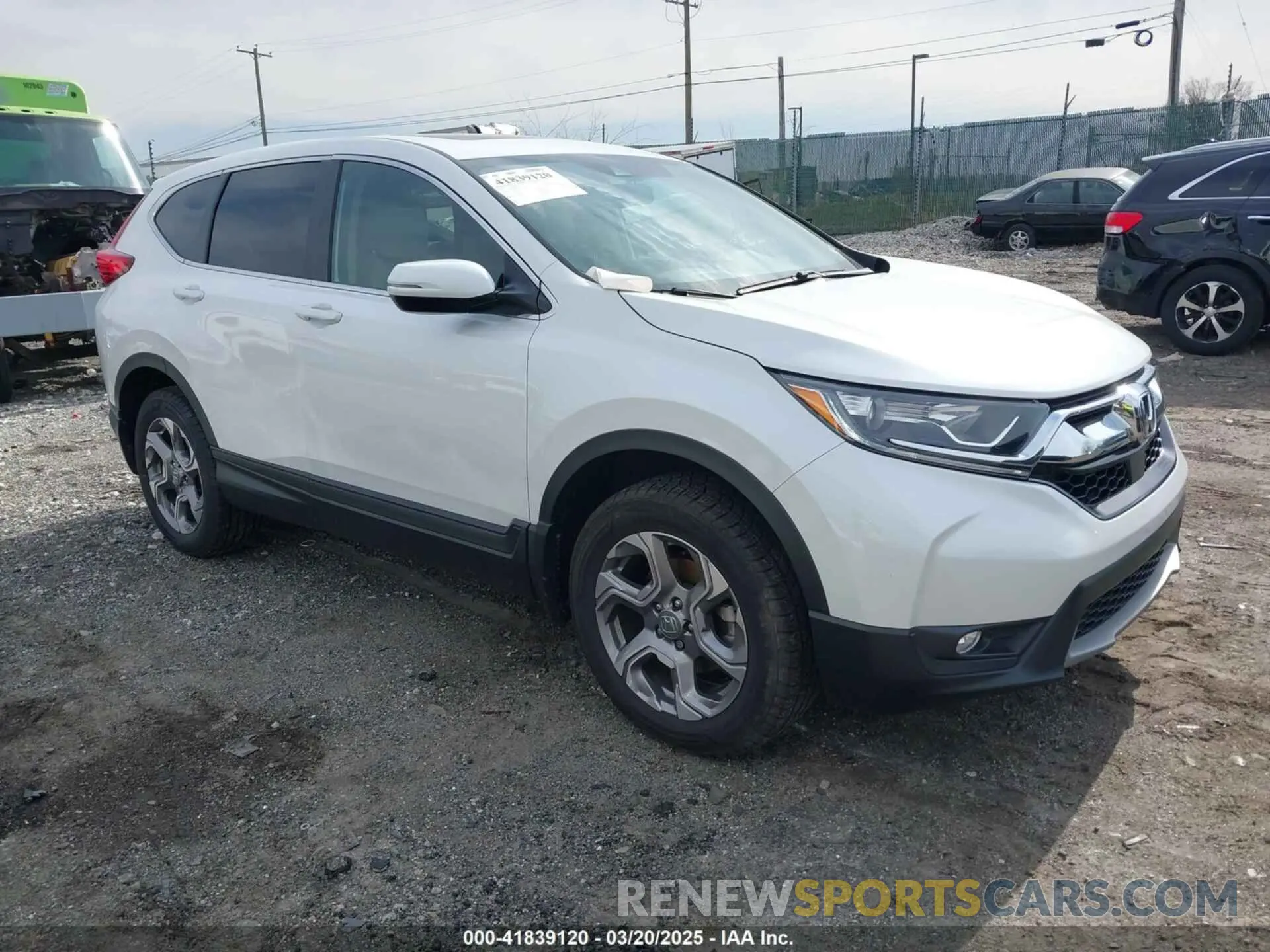 1 Photograph of a damaged car 2HKRW2H80KH612359 HONDA CR-V 2019