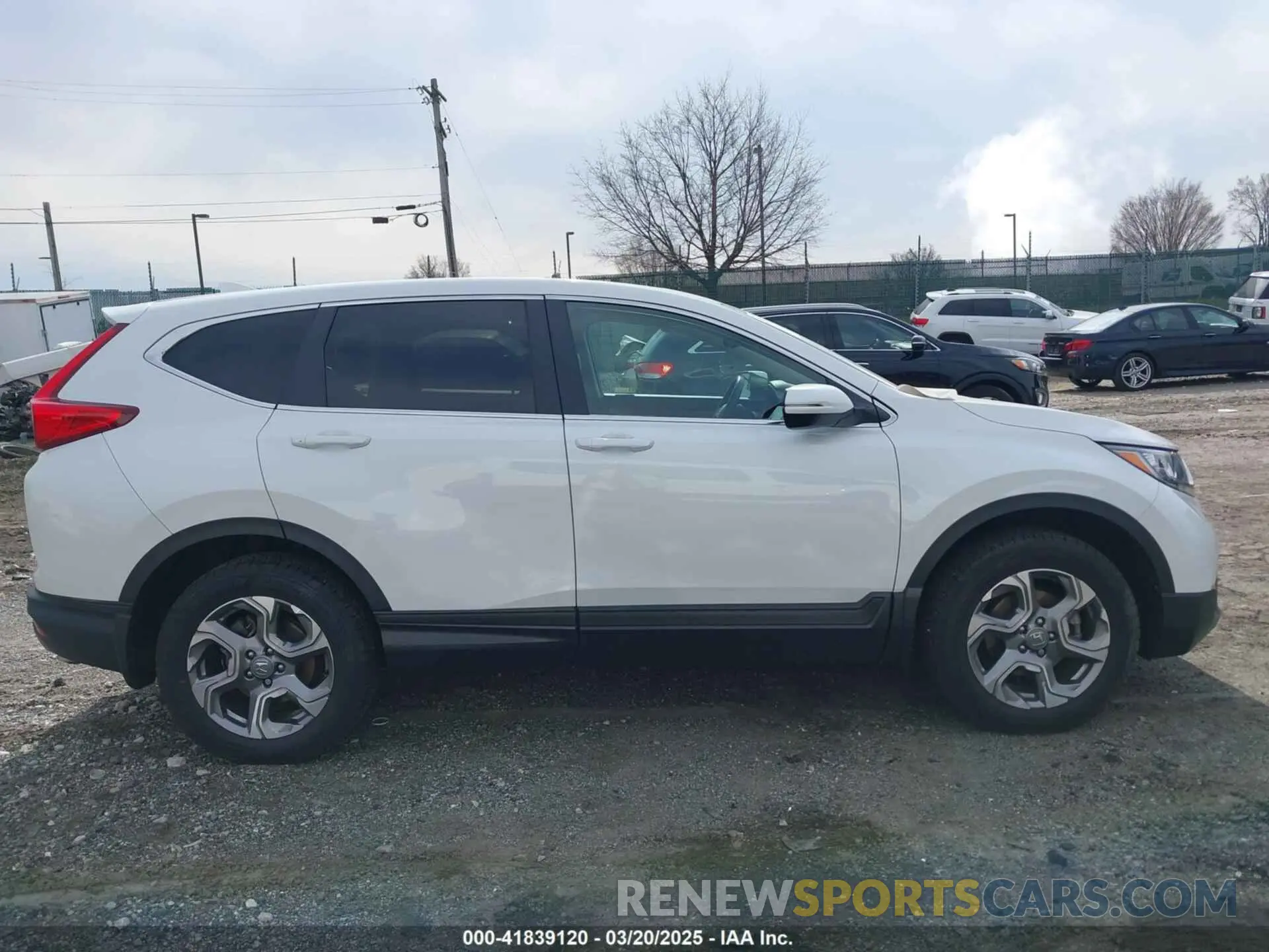 13 Photograph of a damaged car 2HKRW2H80KH612359 HONDA CR-V 2019