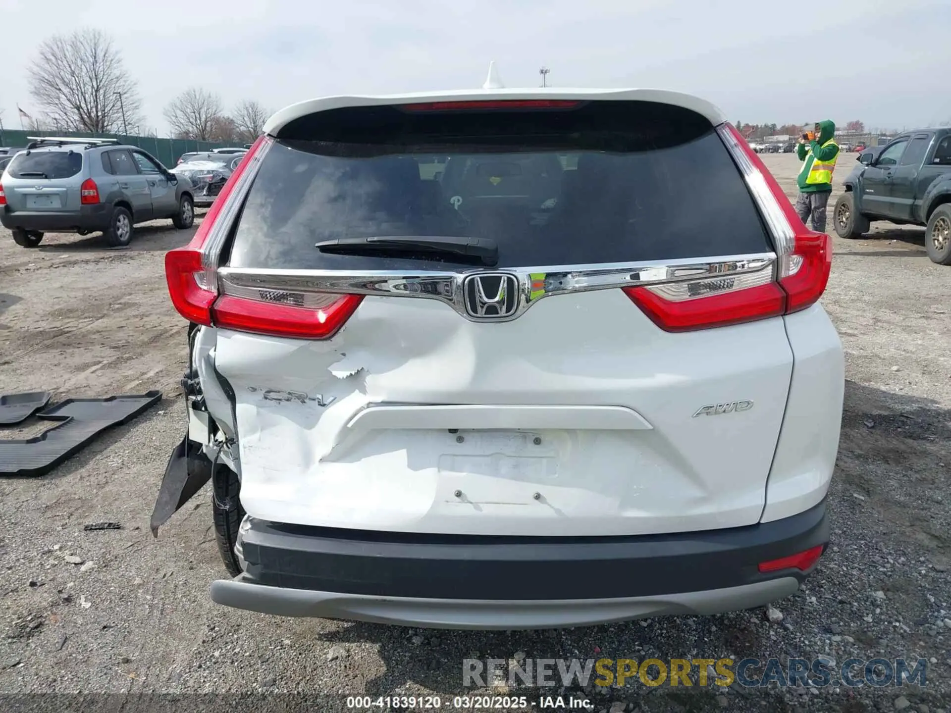 16 Photograph of a damaged car 2HKRW2H80KH612359 HONDA CR-V 2019