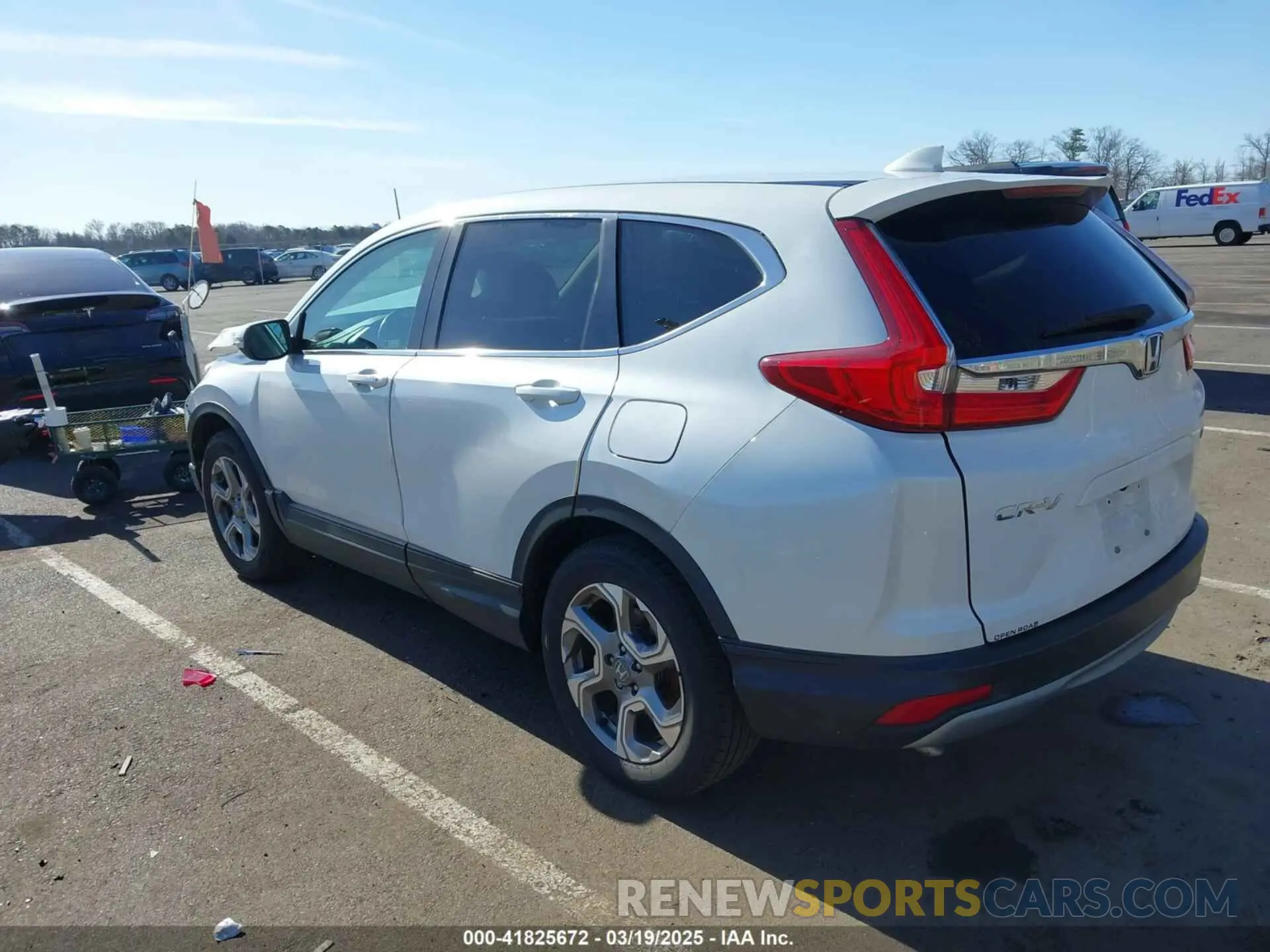 3 Фотография поврежденного автомобиля 2HKRW2H81KH612368 HONDA CR-V 2019