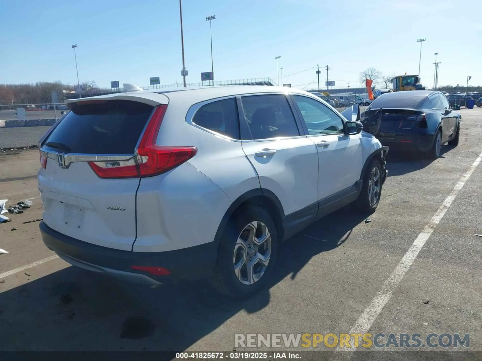 4 Фотография поврежденного автомобиля 2HKRW2H81KH612368 HONDA CR-V 2019