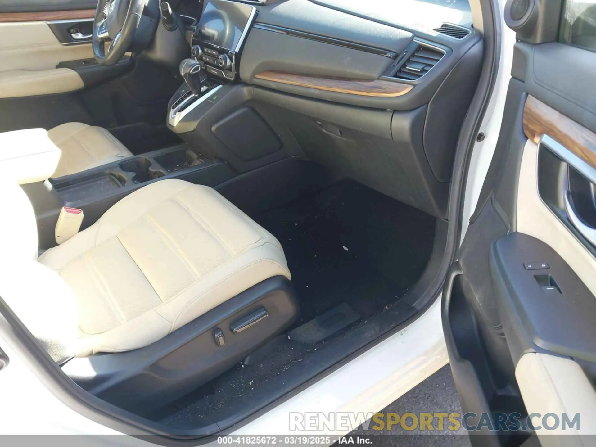 5 Фотография поврежденного автомобиля 2HKRW2H81KH612368 HONDA CR-V 2019