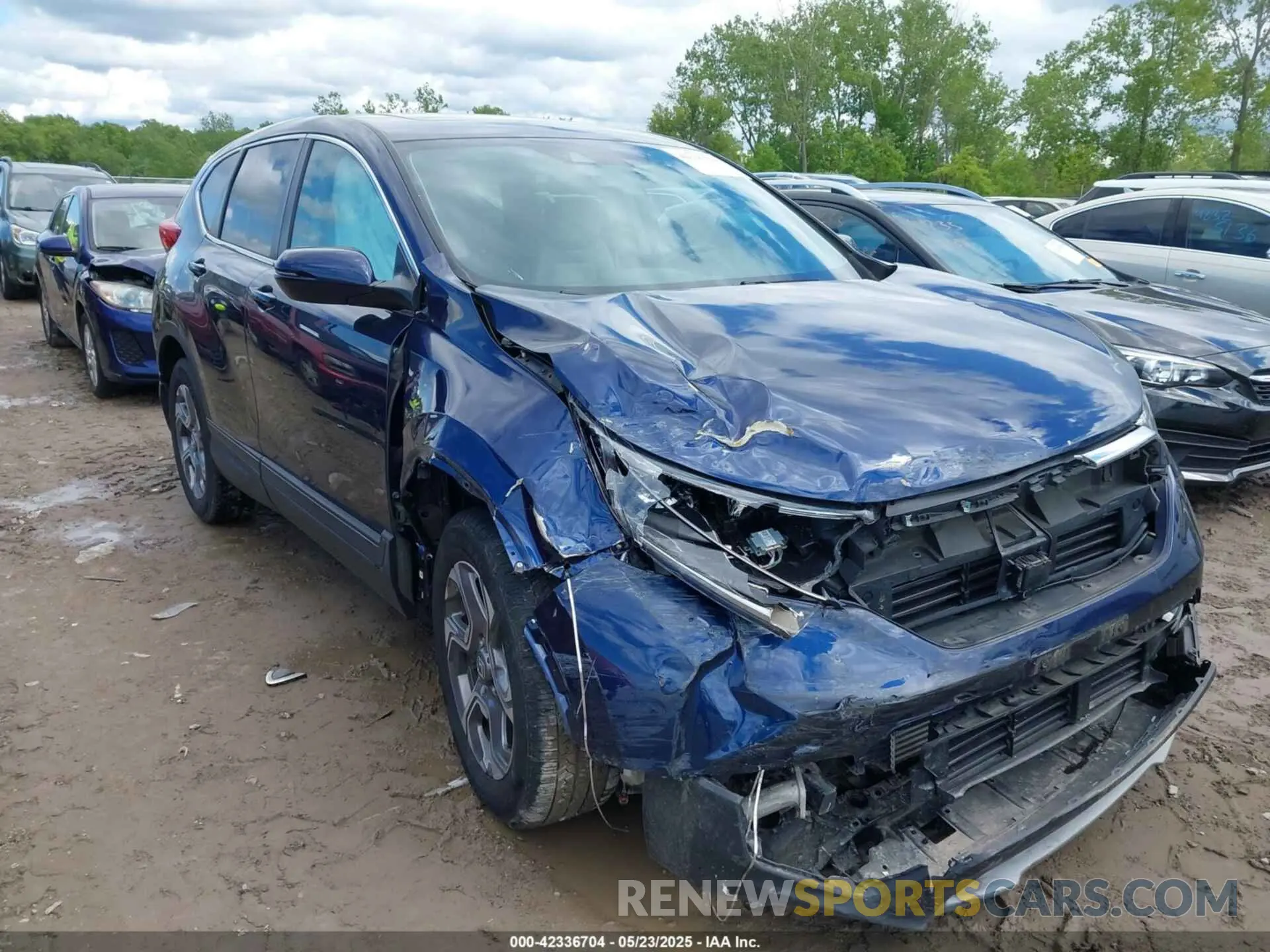 1 Photograph of a damaged car 2HKRW2H82KH660560 HONDA CR-V 2019