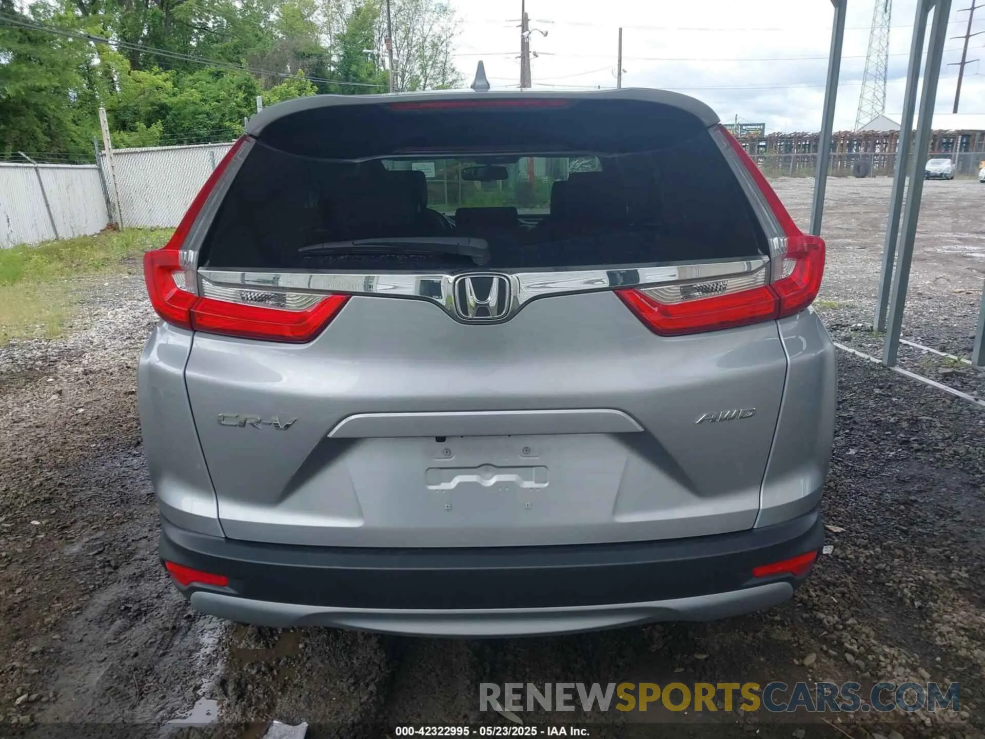 17 Photograph of a damaged car 2HKRW2H83KH614865 HONDA CR-V 2019