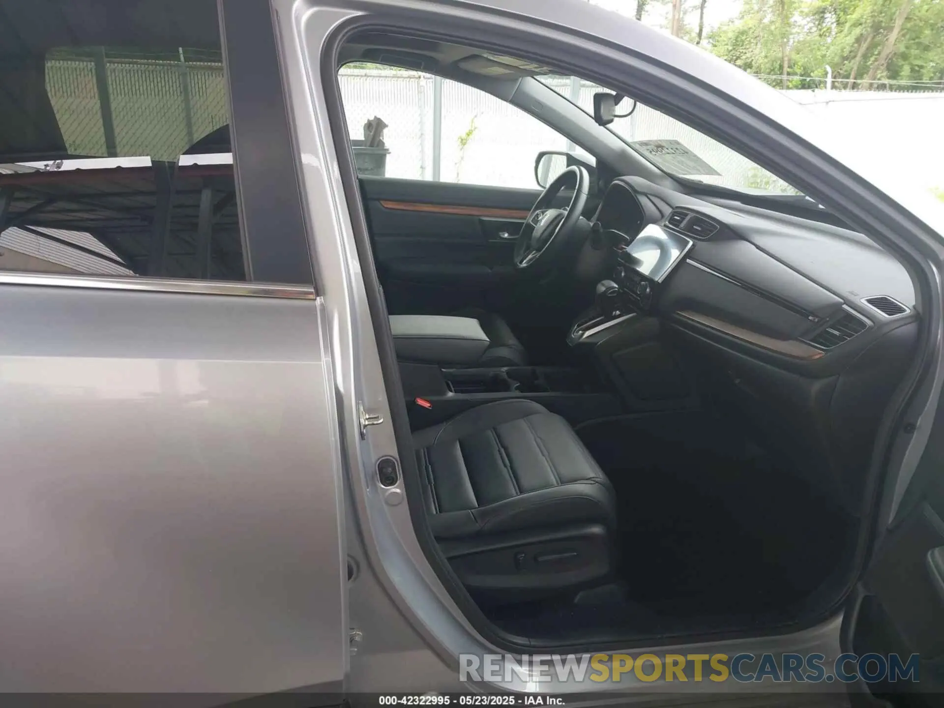 5 Photograph of a damaged car 2HKRW2H83KH614865 HONDA CR-V 2019