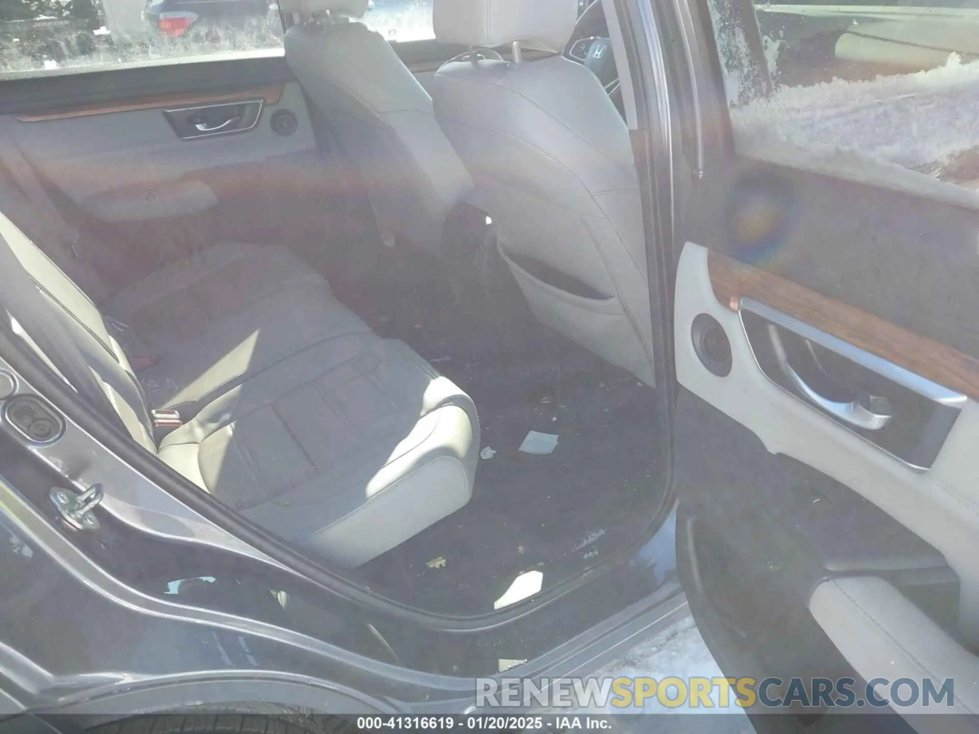 8 Фотография поврежденного автомобиля 2HKRW2H8XKH671869 HONDA CR-V 2019