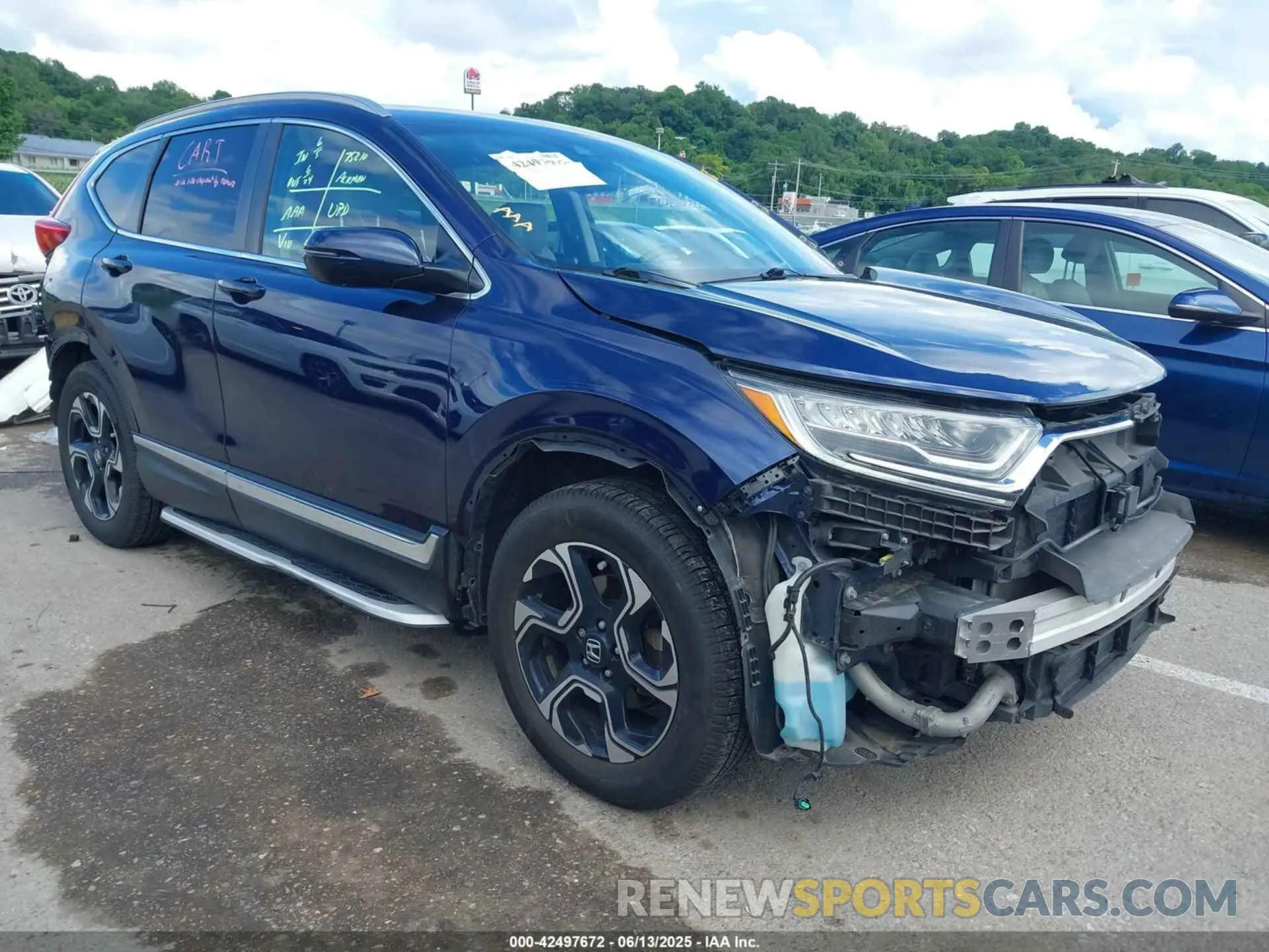 1 Photograph of a damaged car 2HKRW2H92KH607057 HONDA CR-V 2019