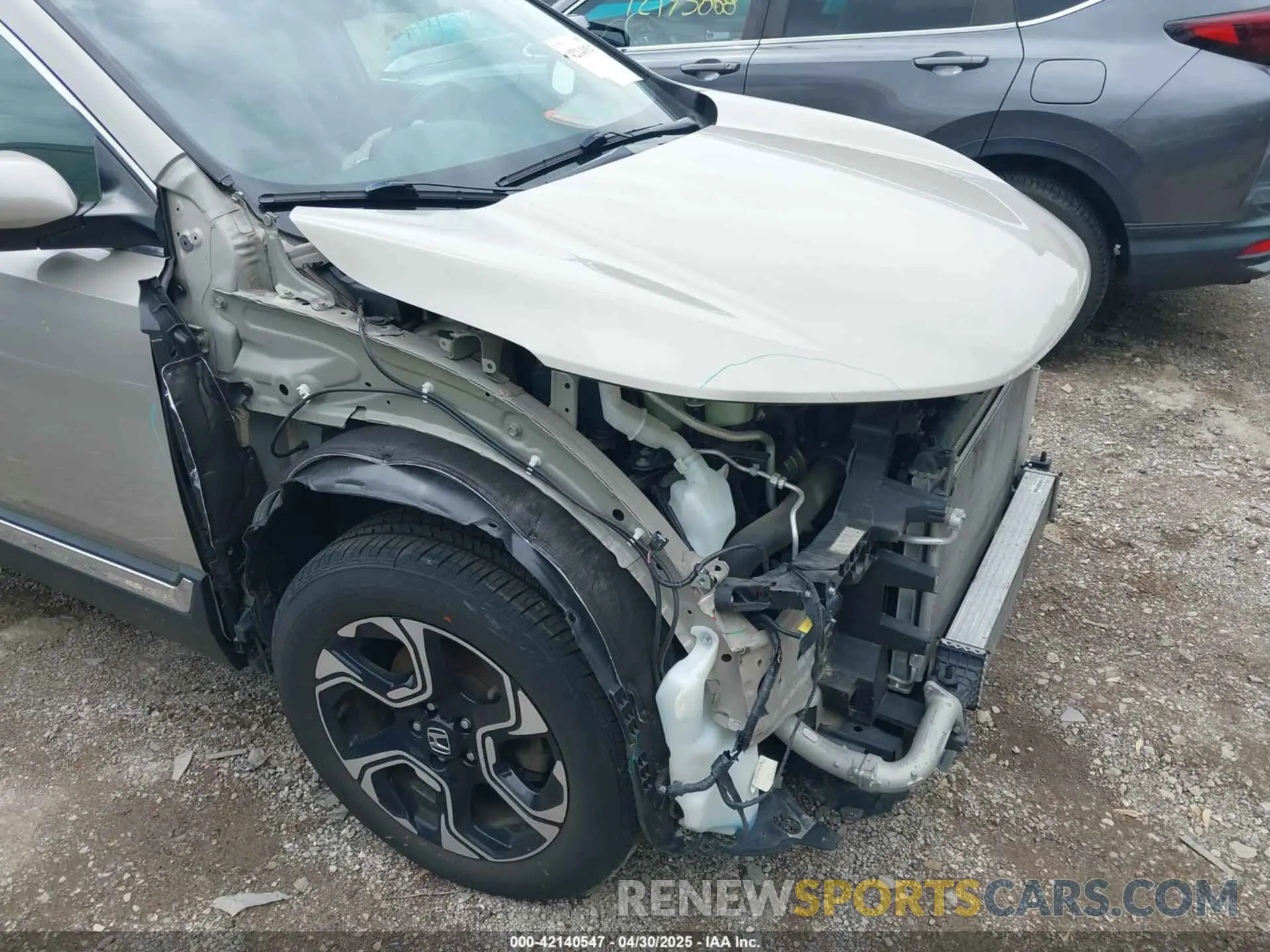 17 Фотография поврежденного автомобиля 2HKRW2H94KH623003 HONDA CR-V 2019