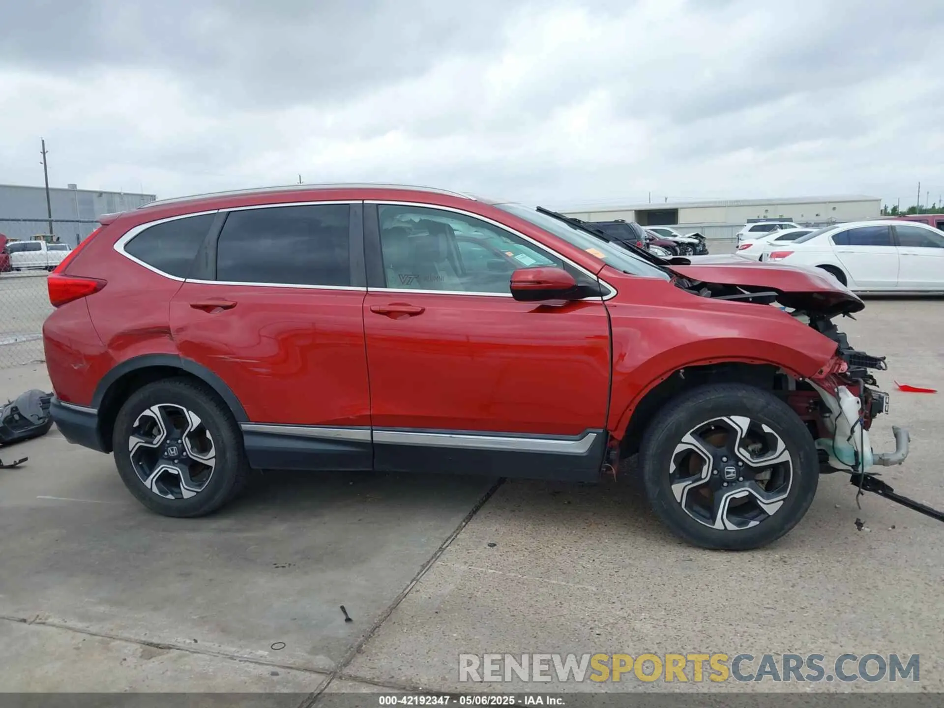 13 Photograph of a damaged car 2HKRW2H94KH635555 HONDA CR-V 2019