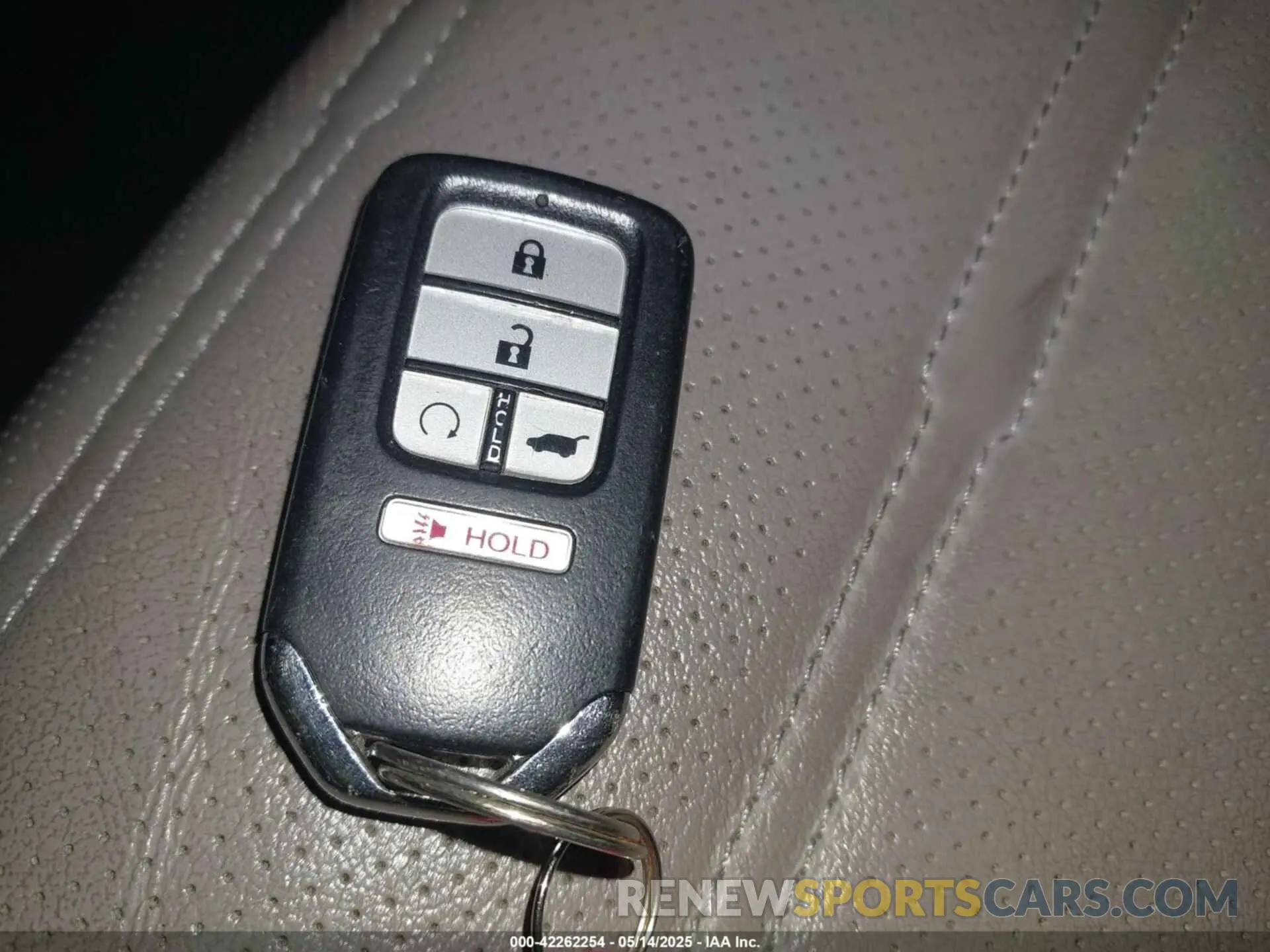 11 Photograph of a damaged car 2HKRW2H96KH659193 HONDA CR-V 2019