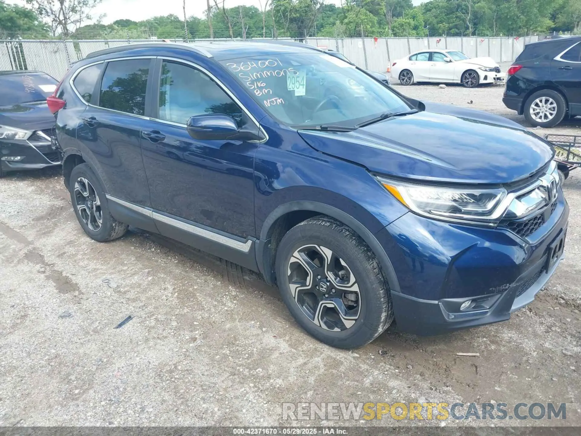 1 Photograph of a damaged car 2HKRW2H97KH640149 HONDA CR-V 2019