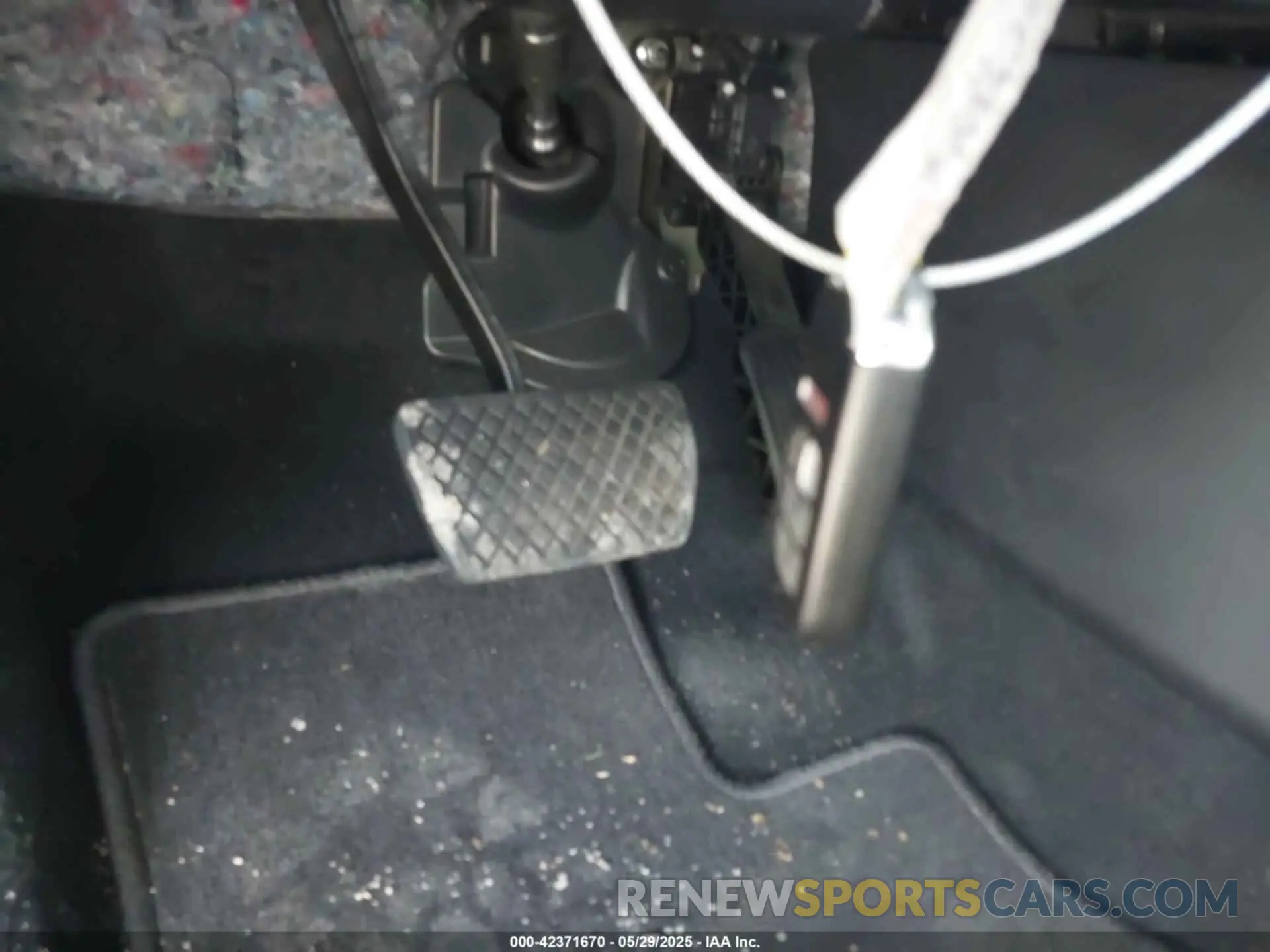 11 Photograph of a damaged car 2HKRW2H97KH640149 HONDA CR-V 2019