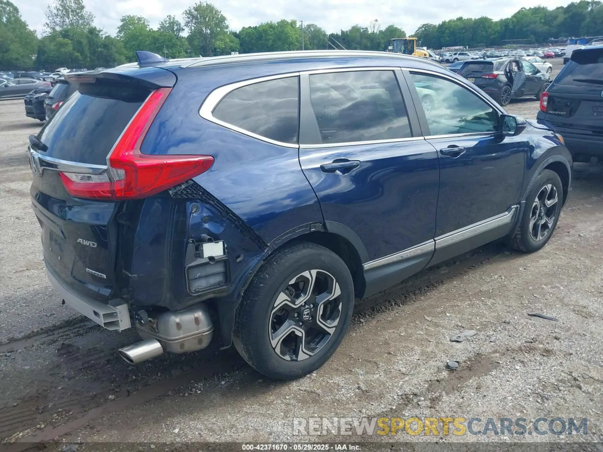 4 Photograph of a damaged car 2HKRW2H97KH640149 HONDA CR-V 2019