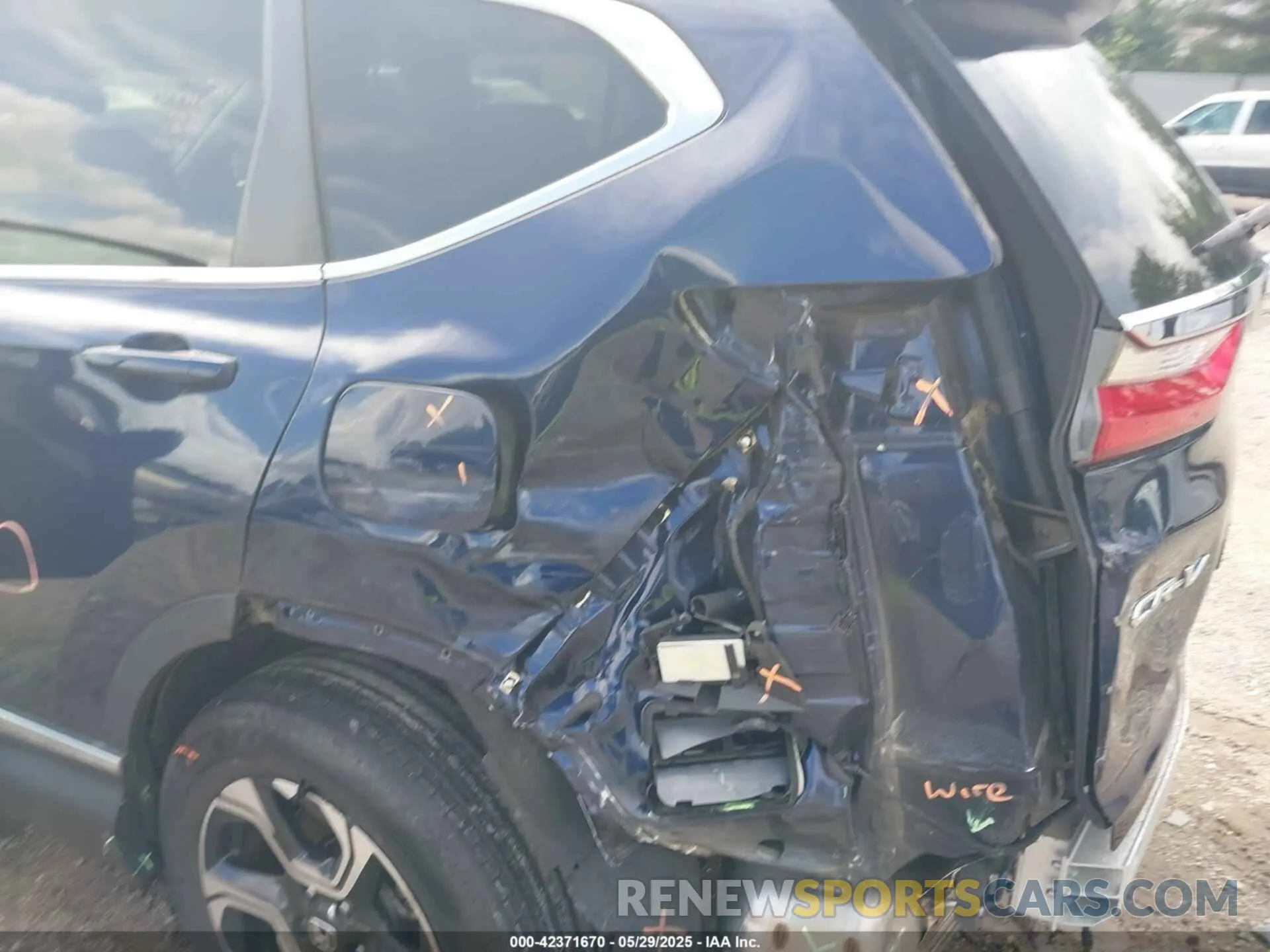 6 Photograph of a damaged car 2HKRW2H97KH640149 HONDA CR-V 2019