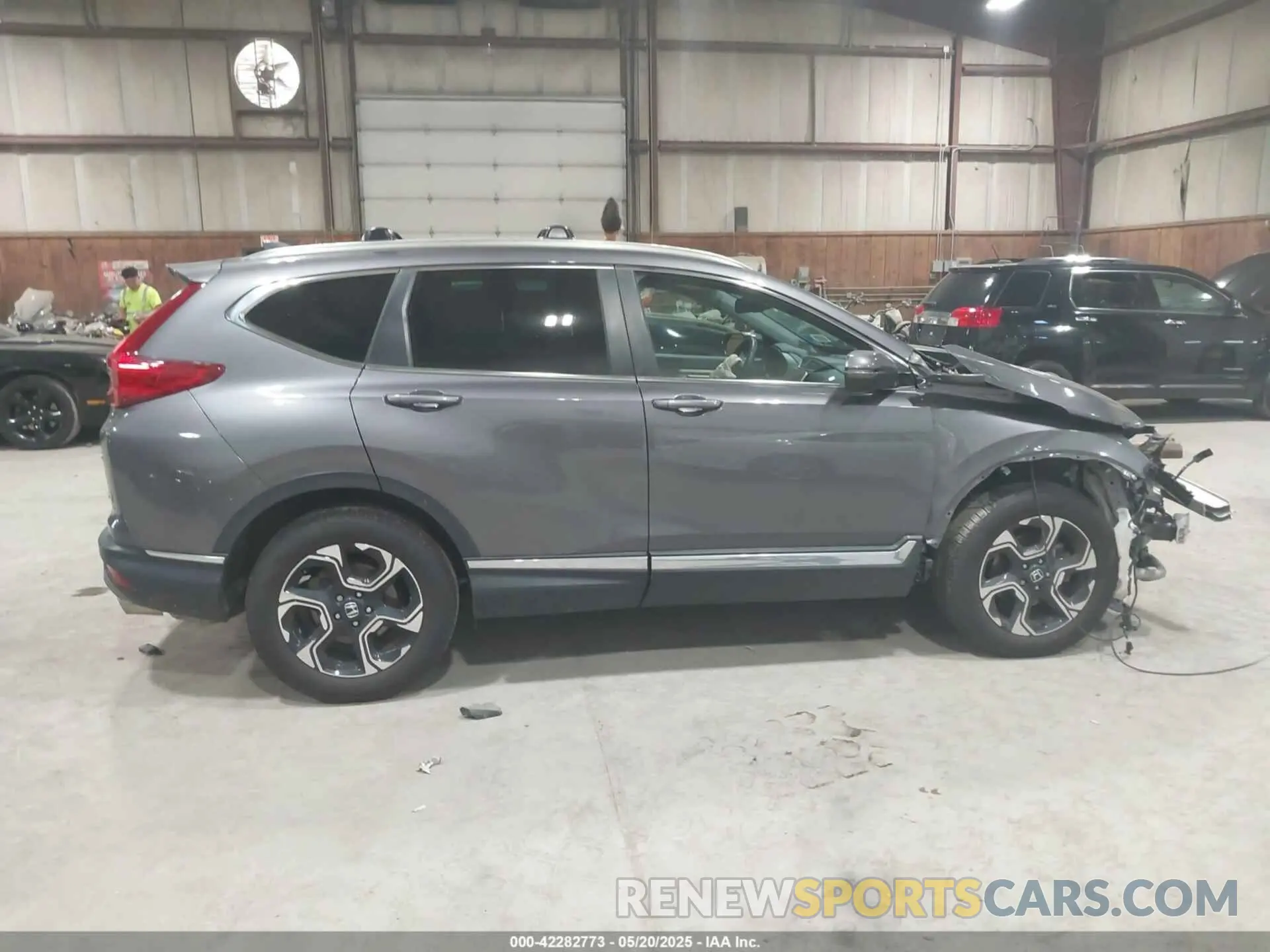 13 Фотография поврежденного автомобиля 2HKRW2H9XKH630540 HONDA CR-V 2019