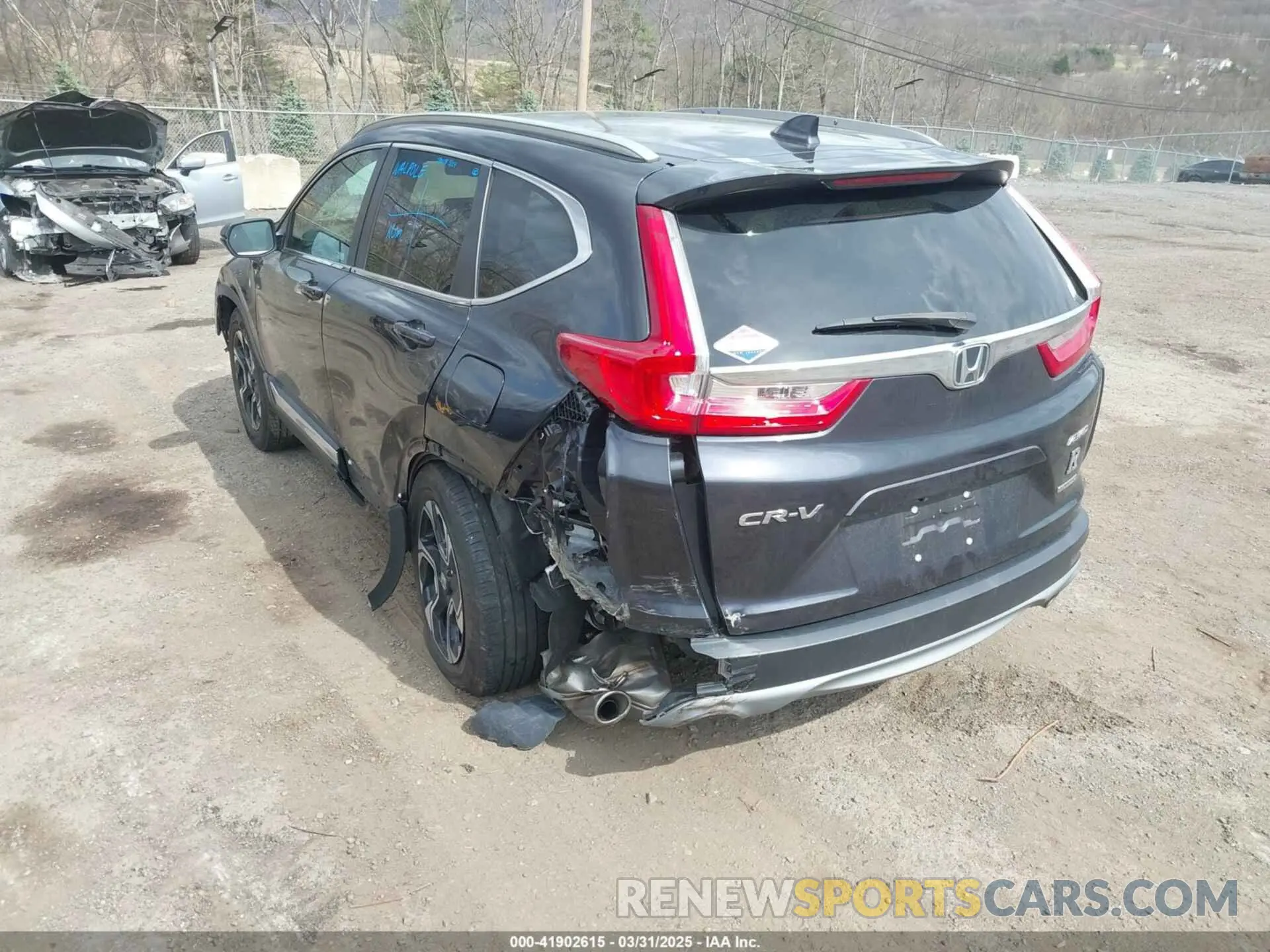 3 Фотография поврежденного автомобиля 2HKRW2H9XKH636354 HONDA CR-V 2019
