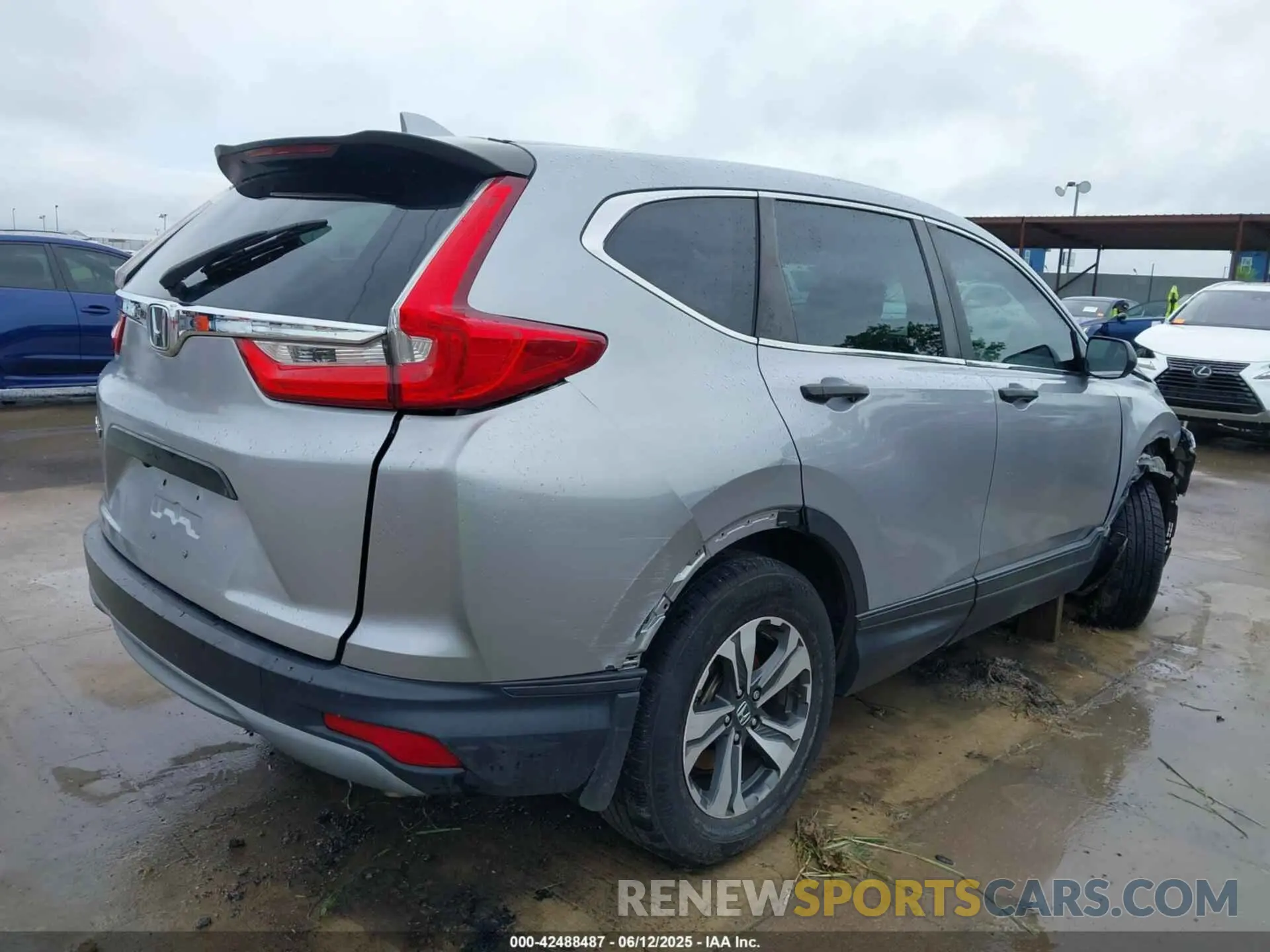 4 Photograph of a damaged car 2HKRW5H30KH421675 HONDA CR-V 2019