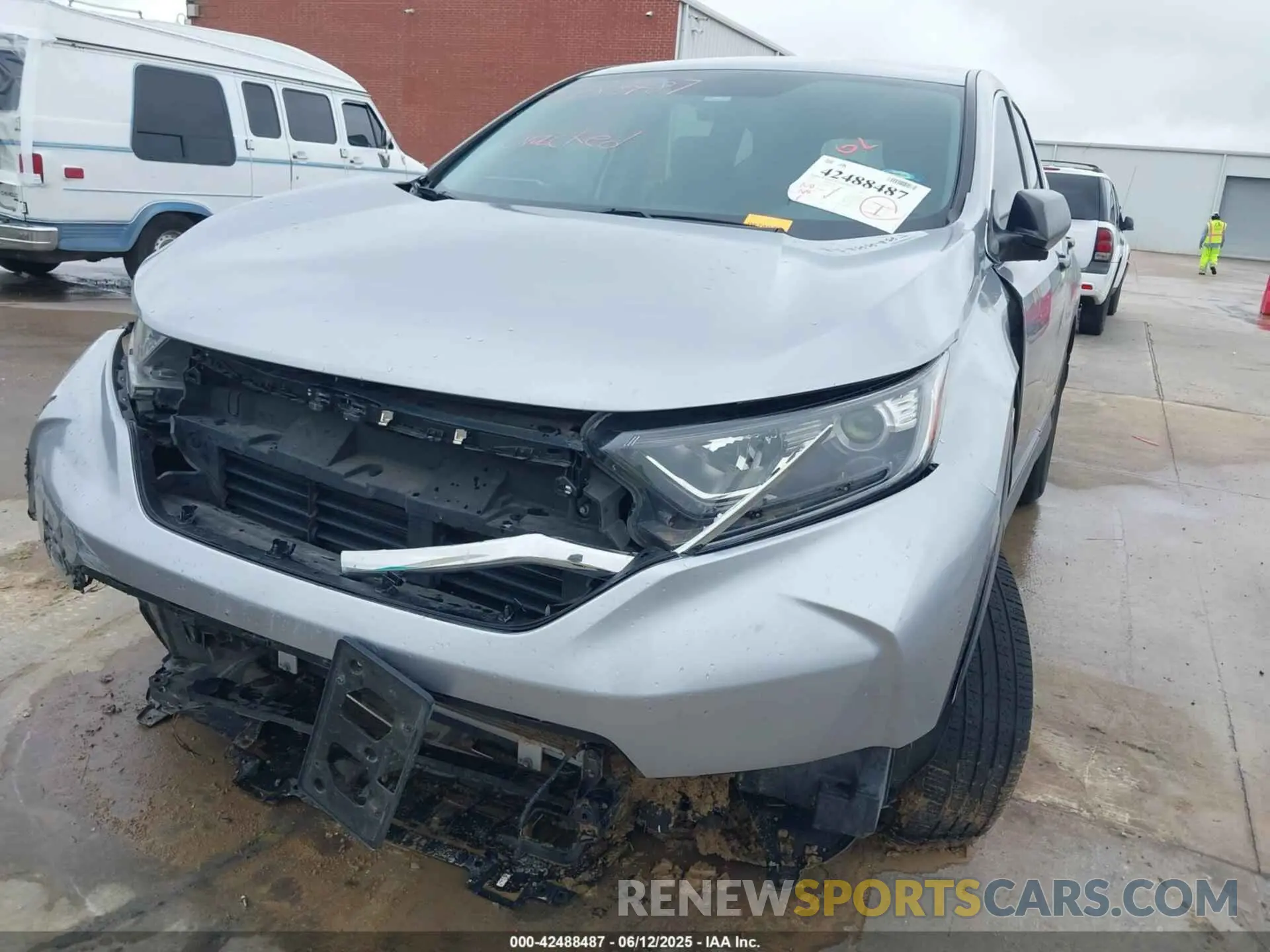 6 Photograph of a damaged car 2HKRW5H30KH421675 HONDA CR-V 2019