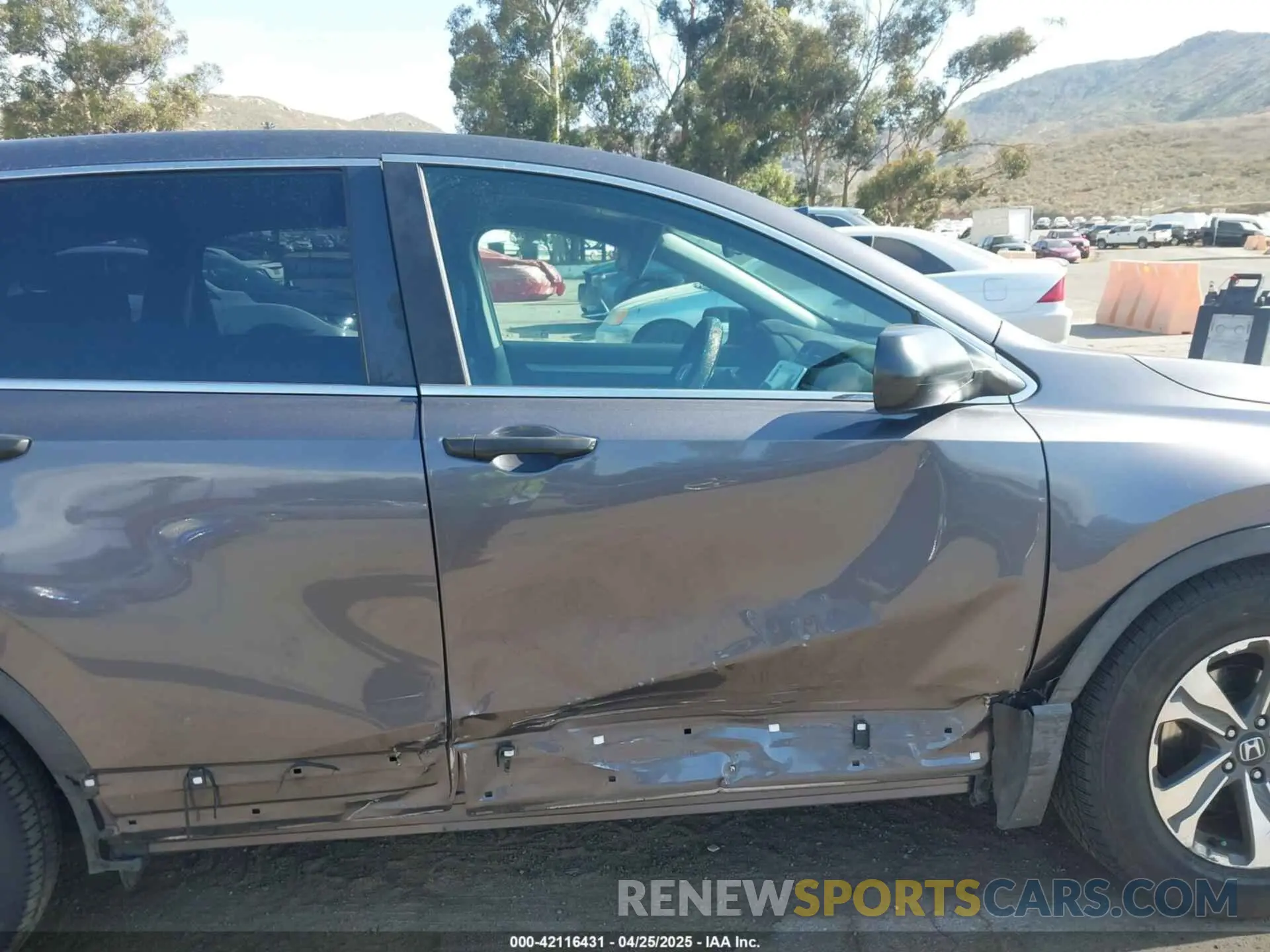 12 Photograph of a damaged car 2HKRW5H33KH401422 HONDA CR-V 2019