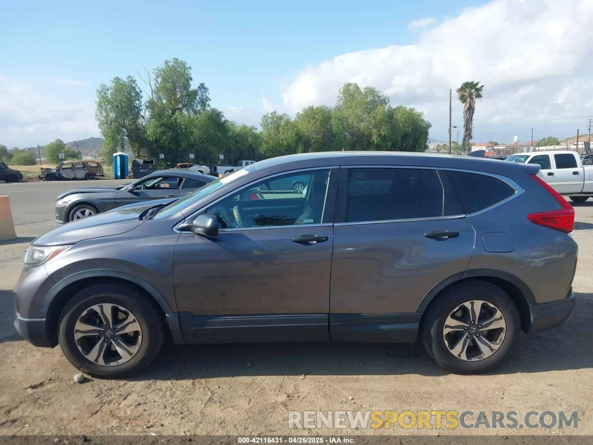 15 Photograph of a damaged car 2HKRW5H33KH401422 HONDA CR-V 2019