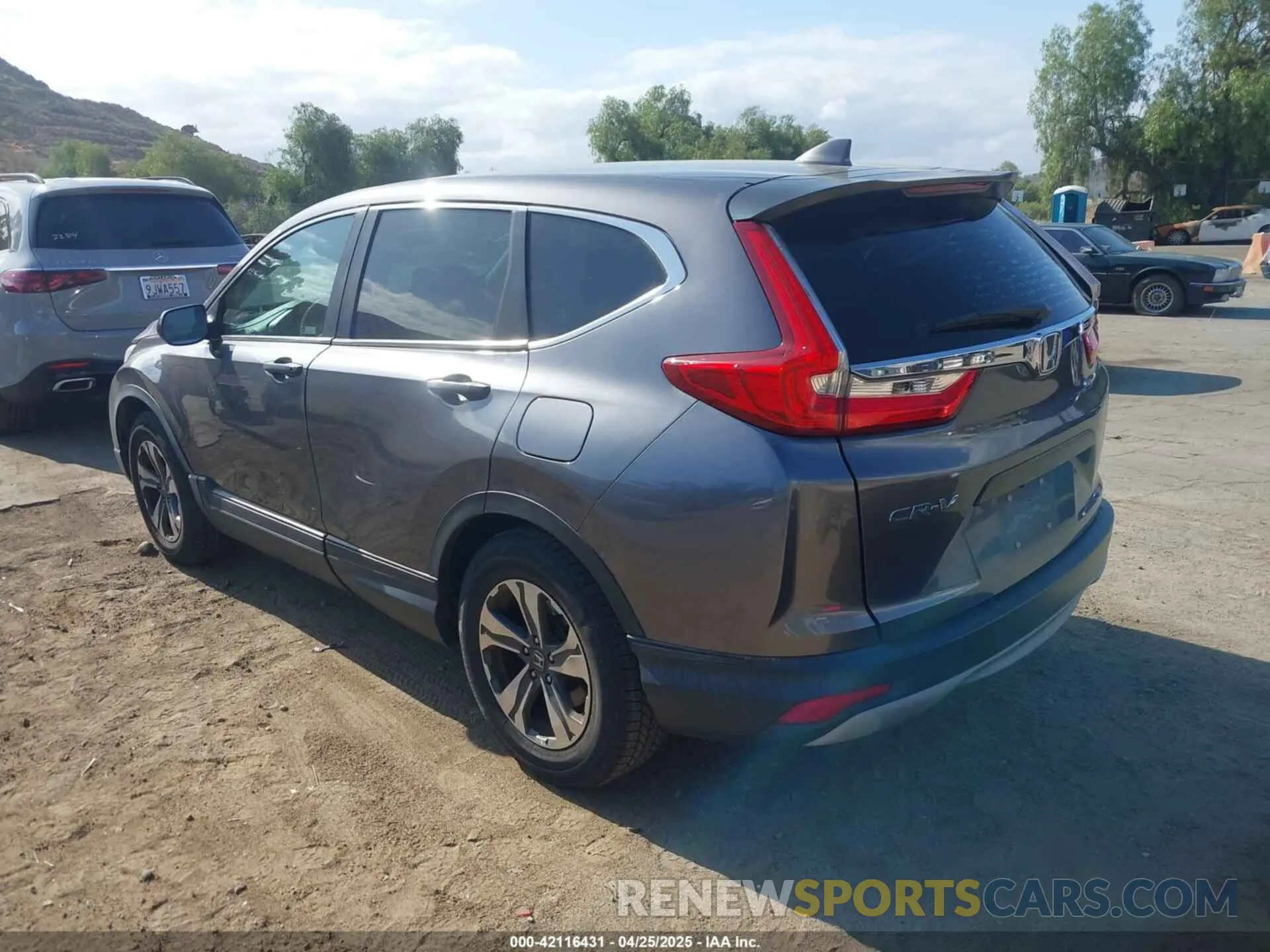 3 Photograph of a damaged car 2HKRW5H33KH401422 HONDA CR-V 2019