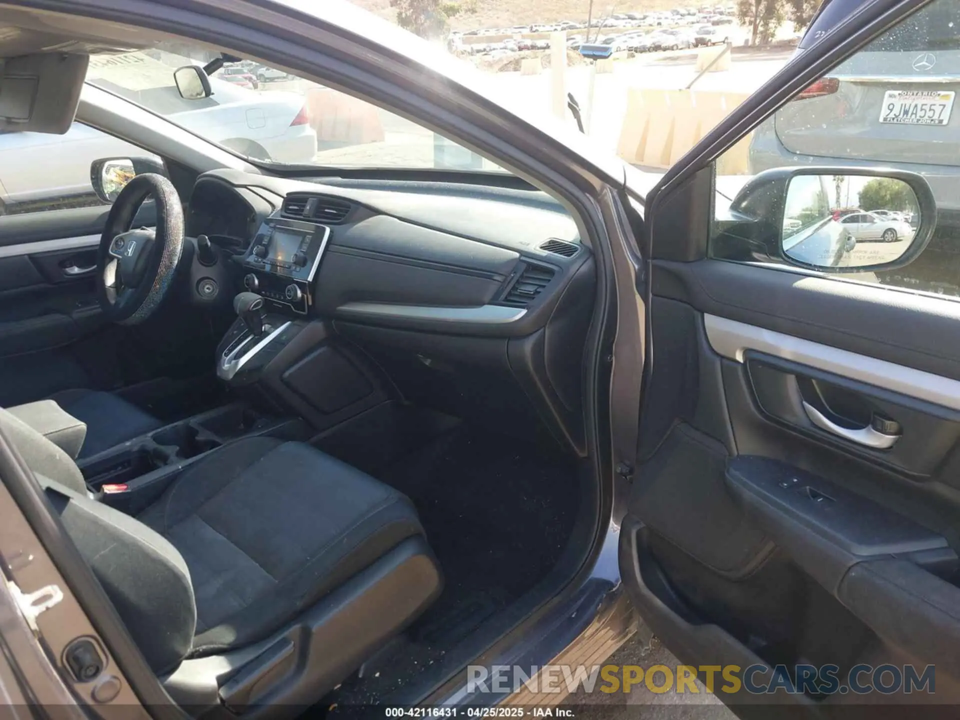 5 Photograph of a damaged car 2HKRW5H33KH401422 HONDA CR-V 2019