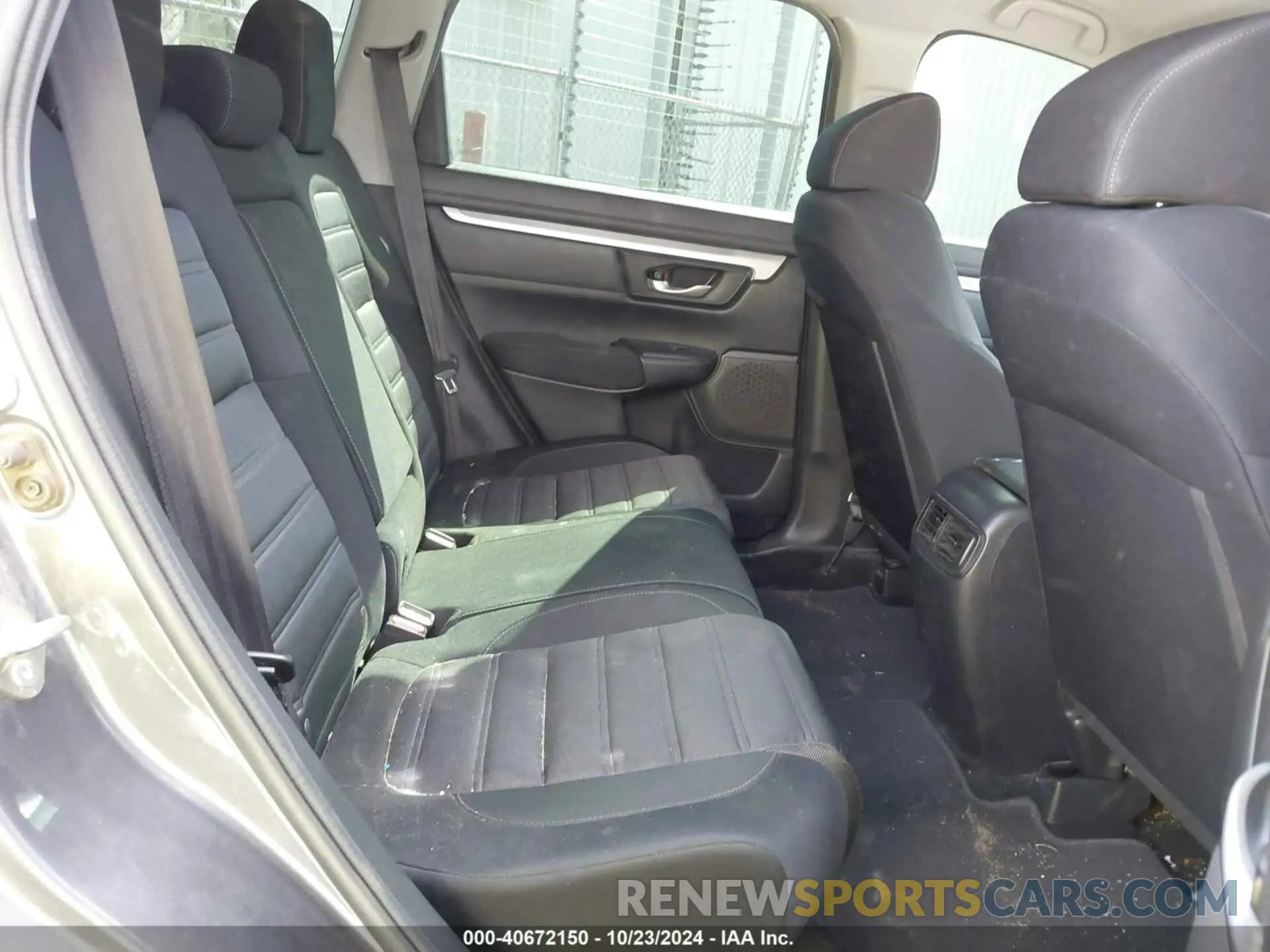 8 Photograph of a damaged car 2HKRW5H33KH420732 HONDA CR-V 2019