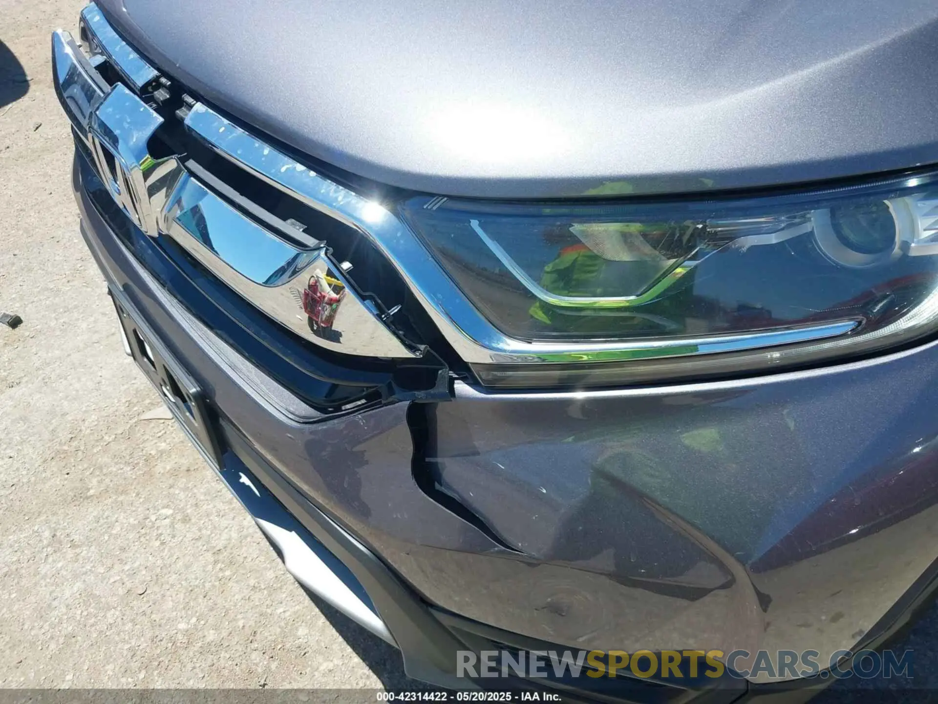 6 Photograph of a damaged car 2HKRW5H3XKH413731 HONDA CR-V 2019