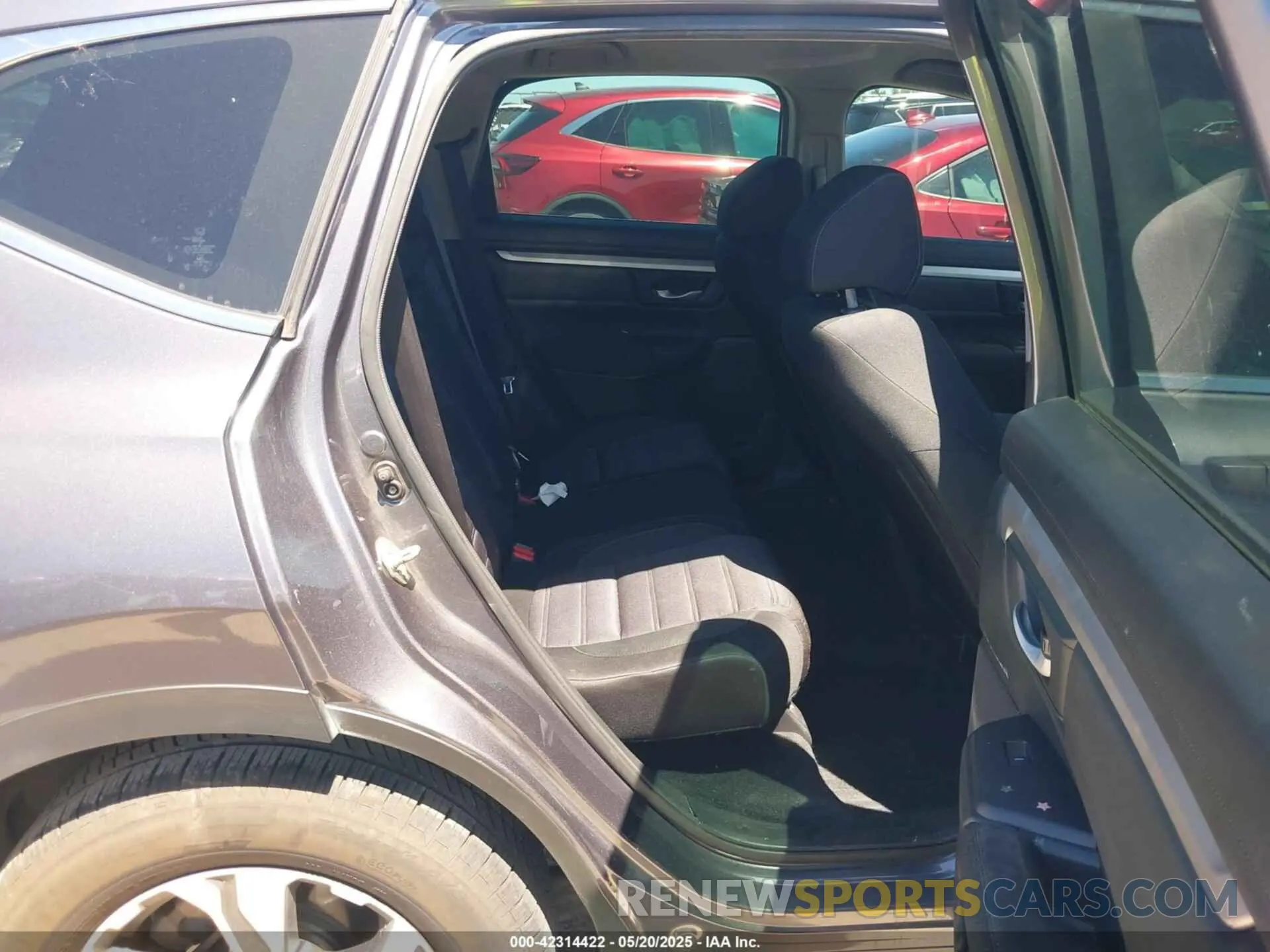 8 Photograph of a damaged car 2HKRW5H3XKH413731 HONDA CR-V 2019