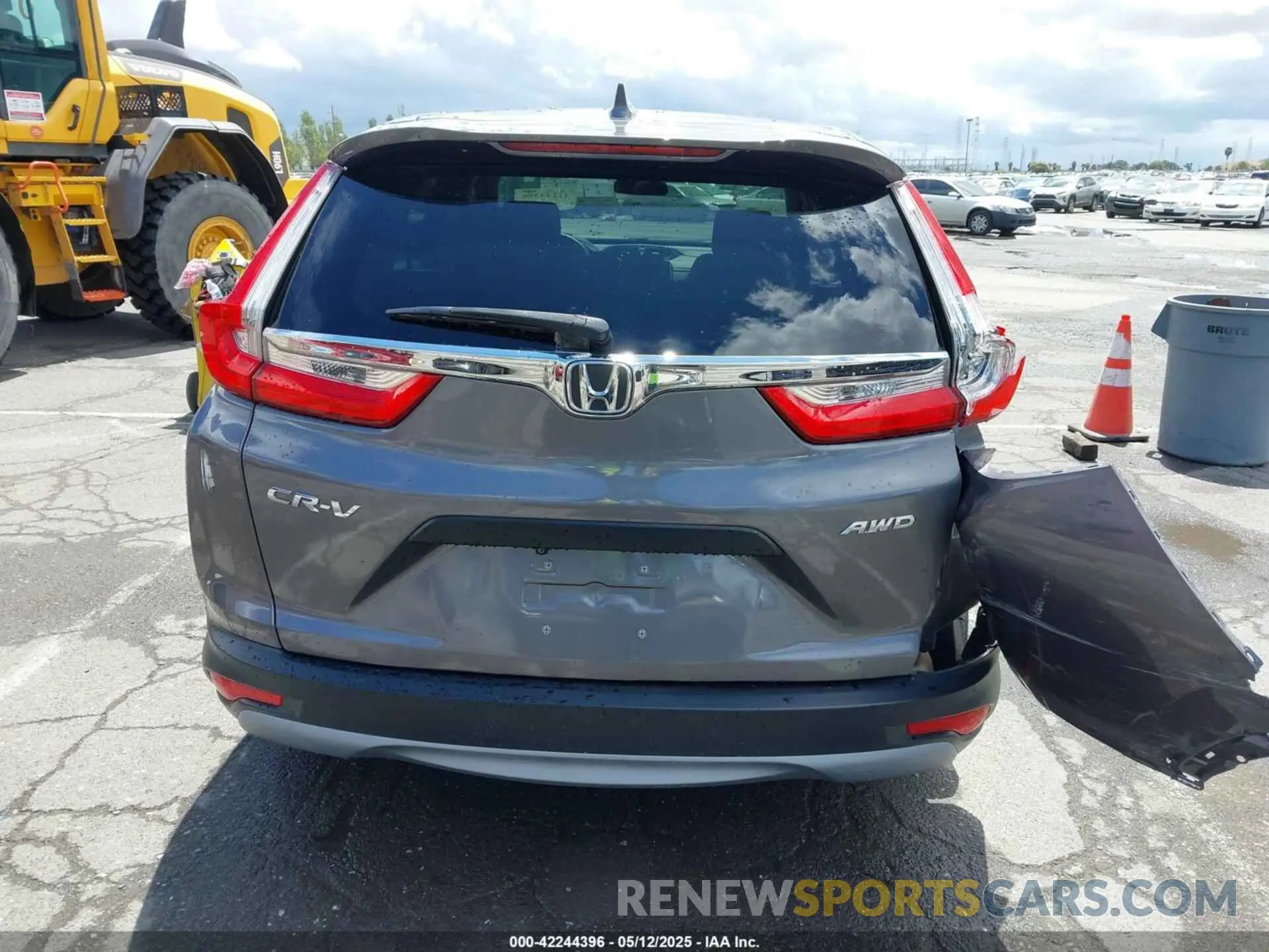 16 Photograph of a damaged car 2HKRW6H32KH223945 HONDA CR-V 2019